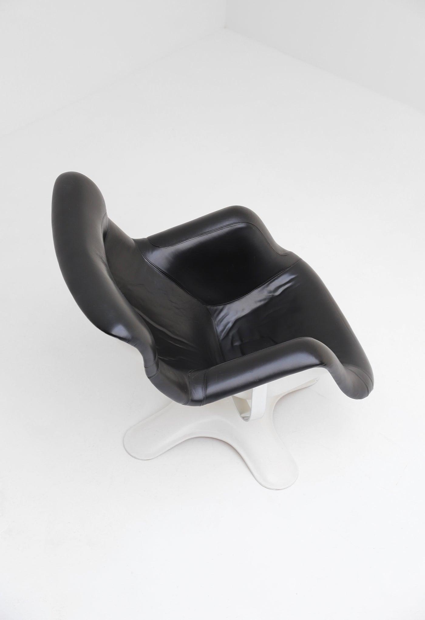 Yrj_Kukkapuro_Karuselli_Lounge_Chair_by_Avarte_Finland_1960s
