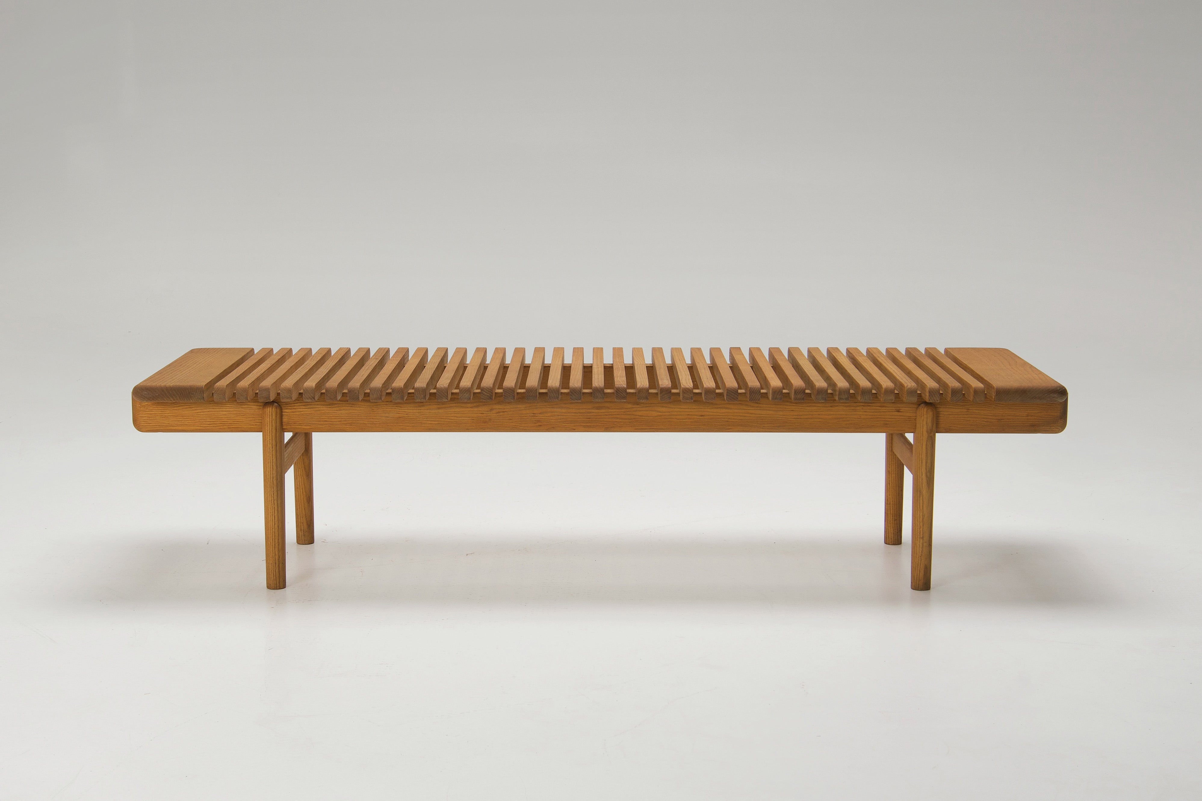 JH589_Bar_Bench_by_Hans_J._Wegner