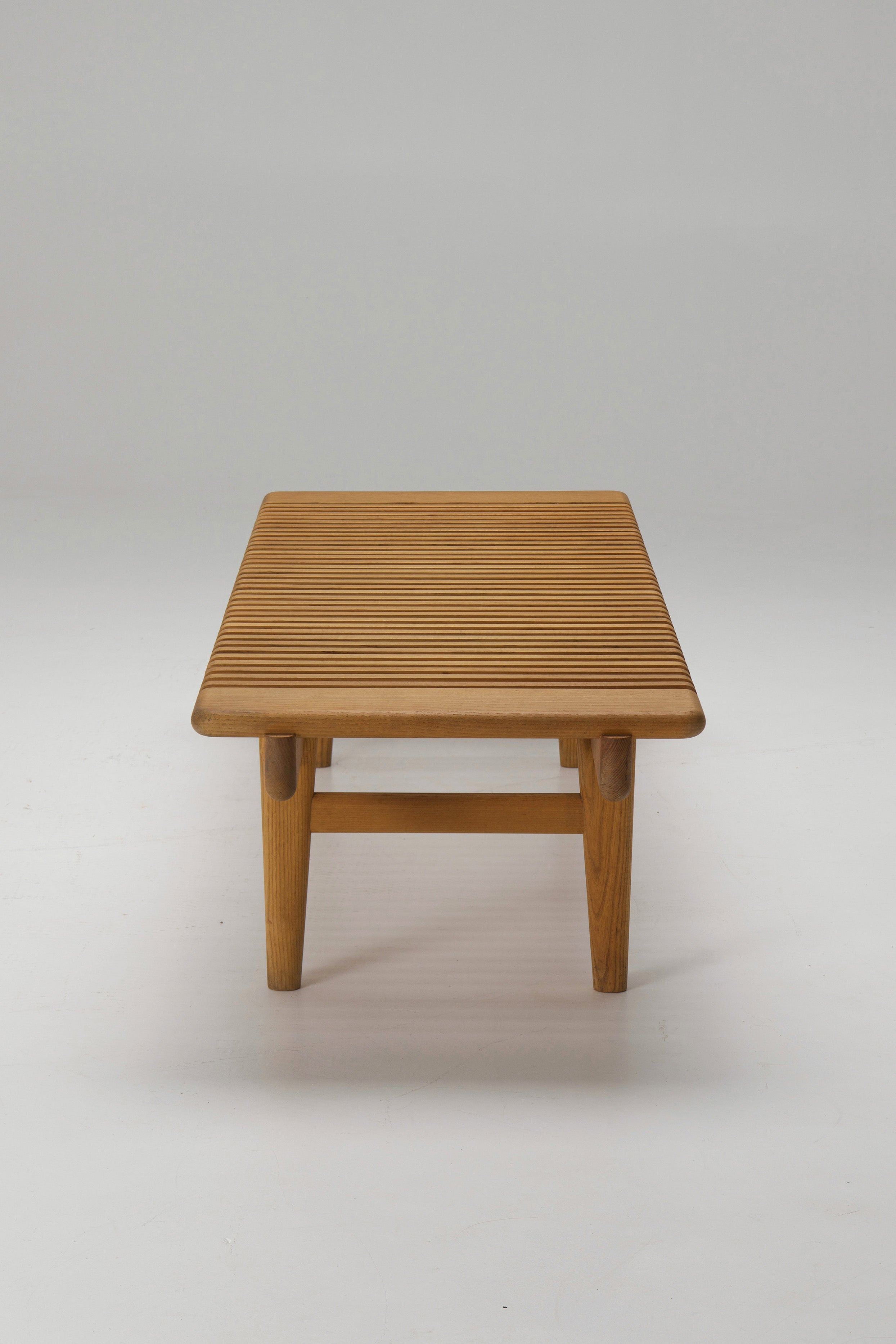 JH589_Bar_Bench_by_Hans_J._Wegner