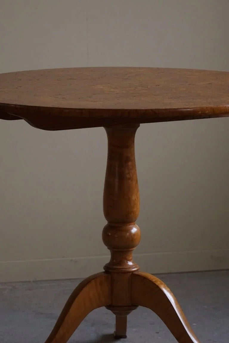 A_Round_Antique_Swedish_Folding_Table_in_Burl_Wood,_Early_19th_Century