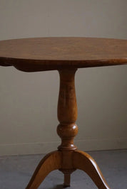 A_Round_Antique_Swedish_Folding_Table_in_Burl_Wood,_Early_19th_Century