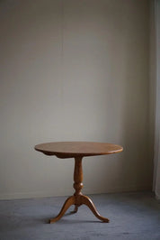 A_Round_Antique_Swedish_Folding_Table_in_Burl_Wood,_Early_19th_Century