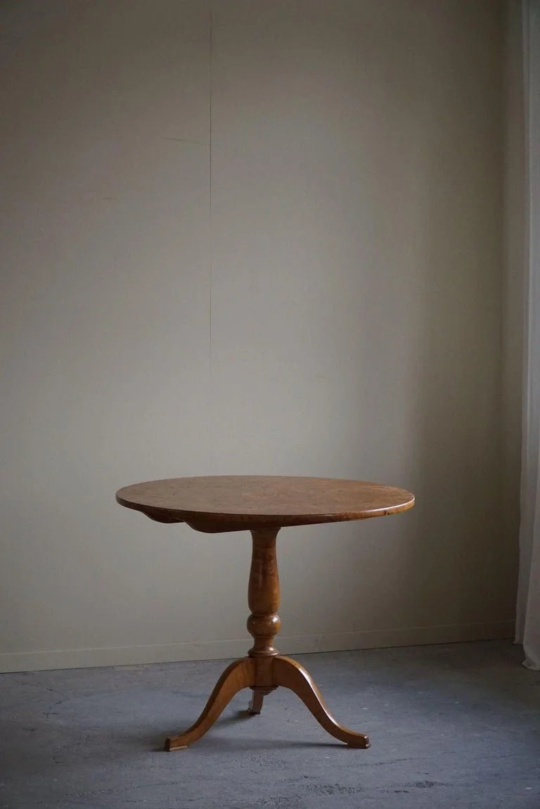 A_Round_Antique_Swedish_Folding_Table_in_Burl_Wood,_Early_19th_Century