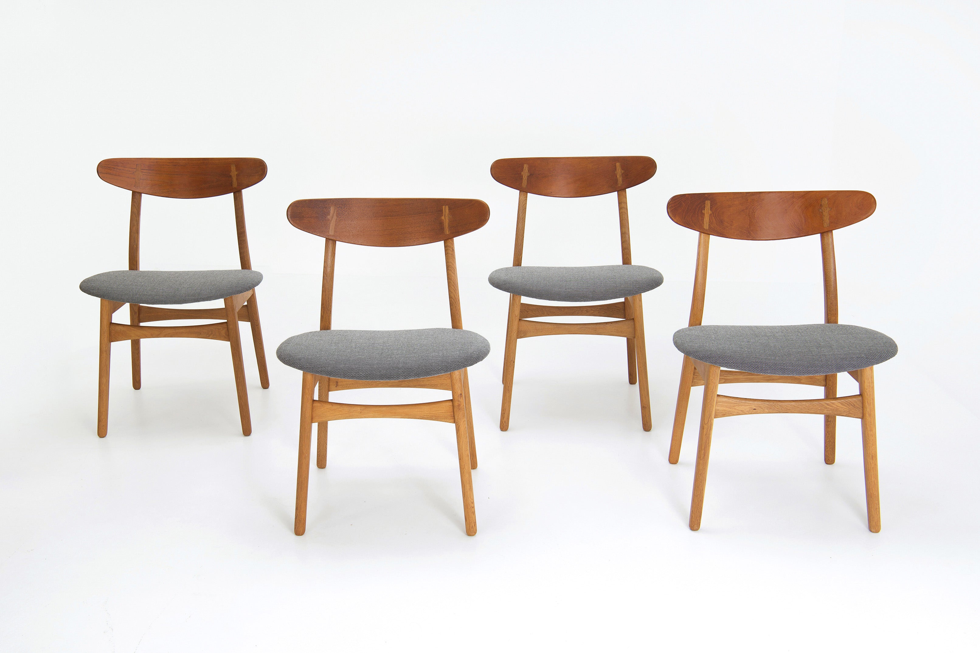 Set_of_4_CH30_Dining_Chairs_by_Hans_J._Wegner