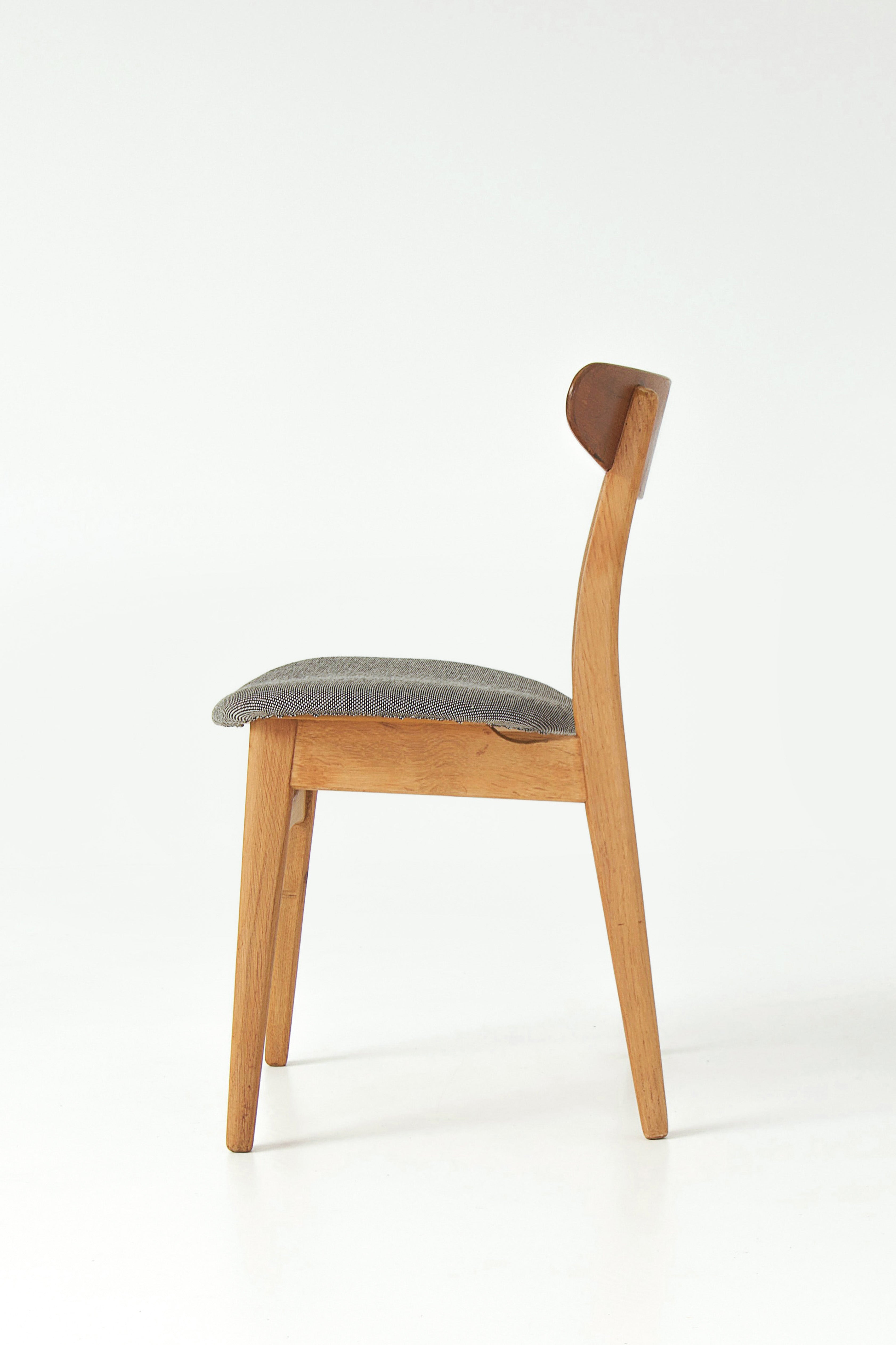 Set_of_4_CH30_Dining_Chairs_by_Hans_J._Wegner