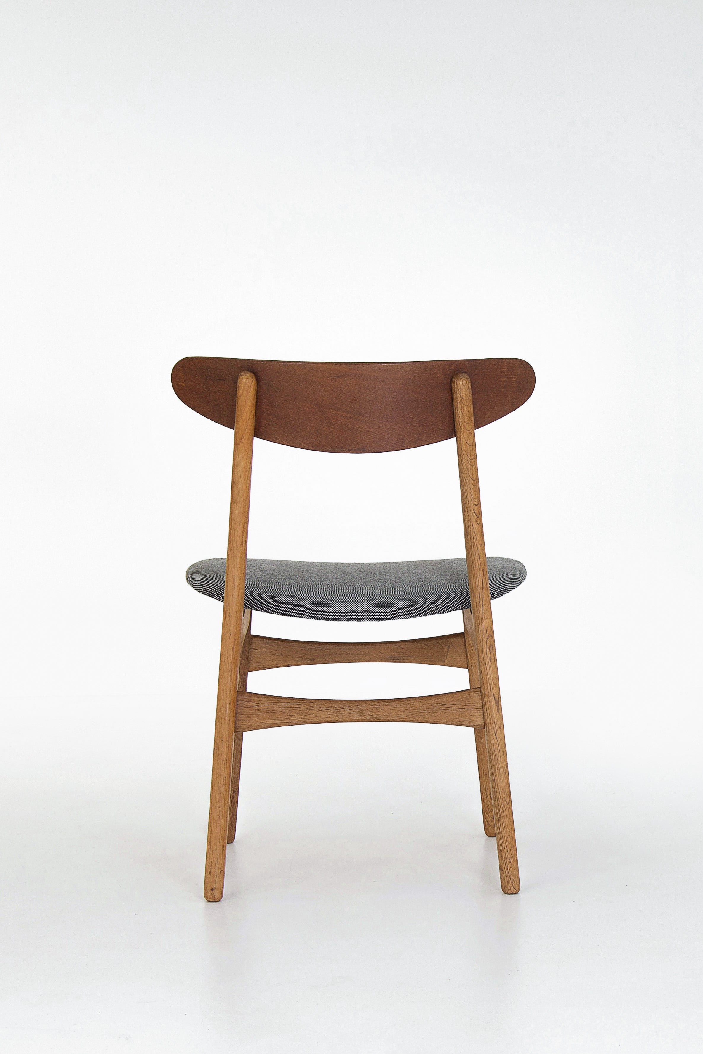 Set_of_4_CH30_Dining_Chairs_by_Hans_J._Wegner