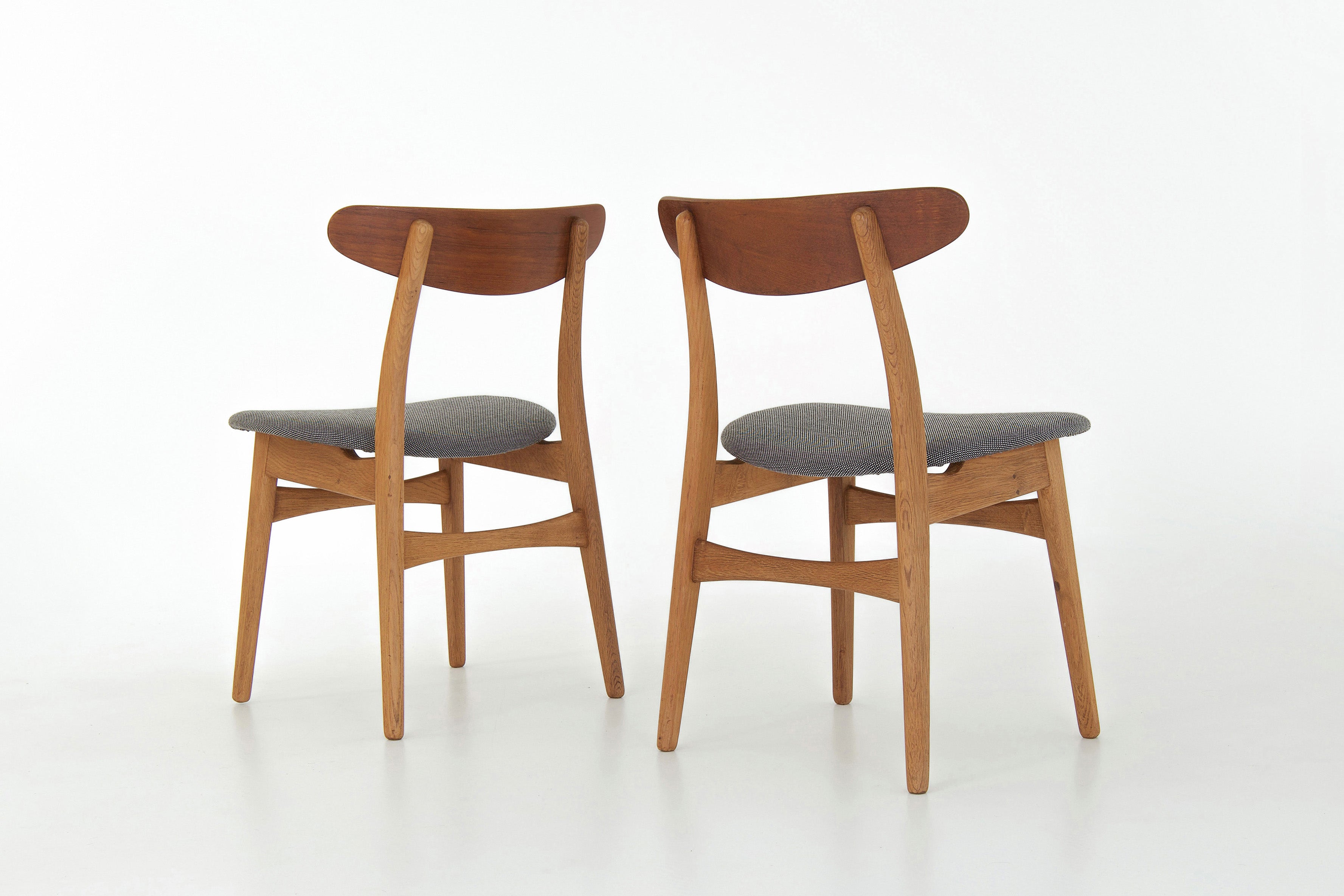 Set_of_4_CH30_Dining_Chairs_by_Hans_J._Wegner