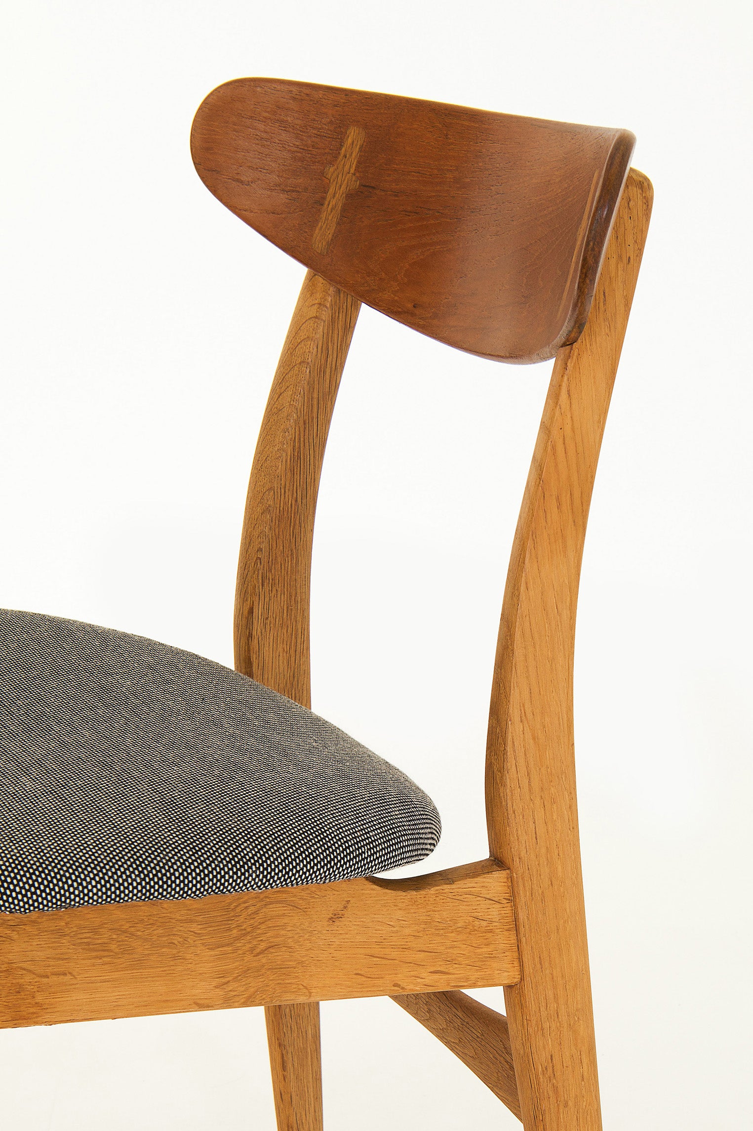 Set_of_4_CH30_Dining_Chairs_by_Hans_J._Wegner