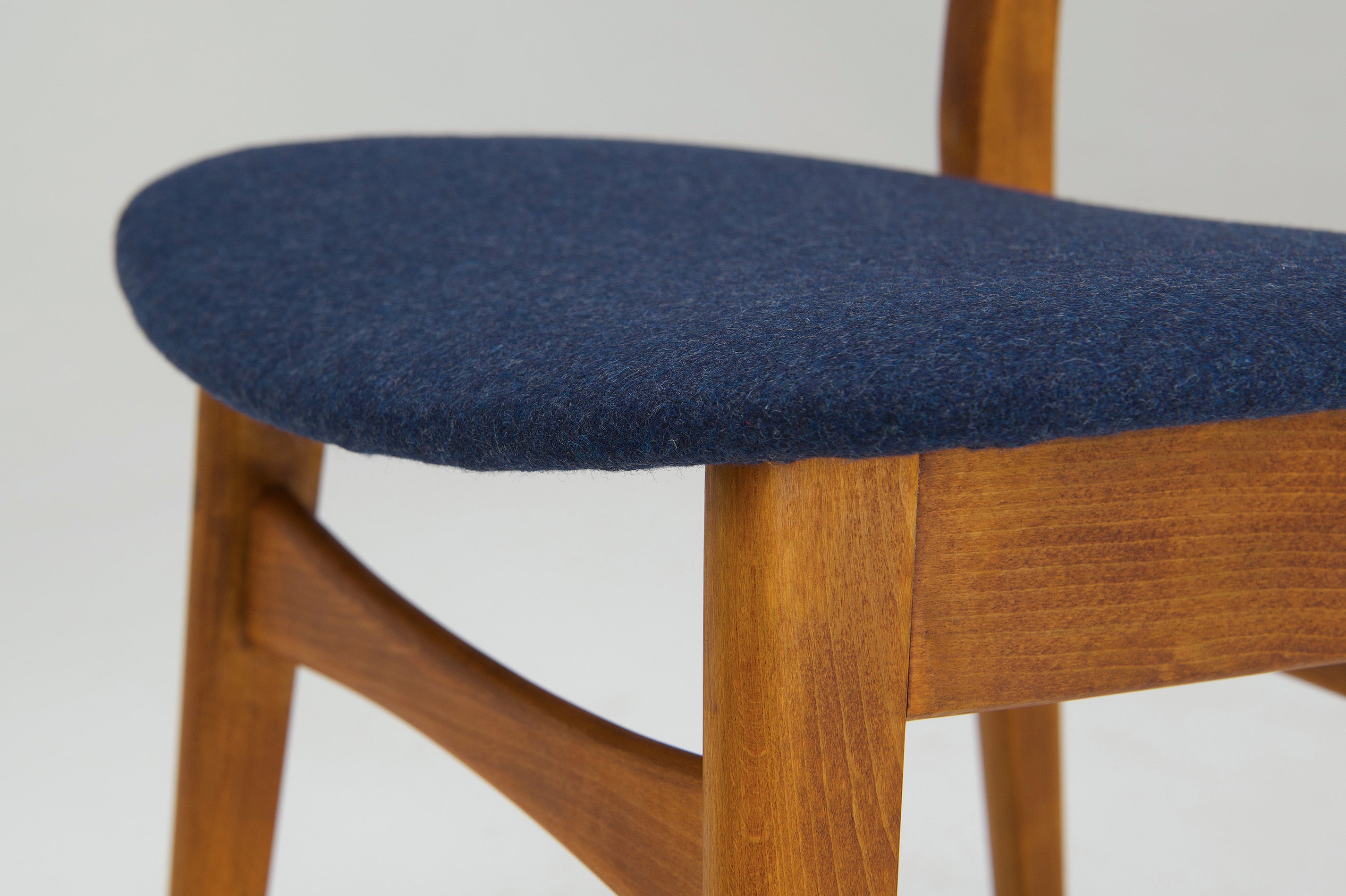 Set_of_4_Ch30_Dining_Chairs_Hans_J._Wegner