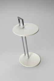 Set_of_2_occasional_side_tables_by_Elieen_Gray