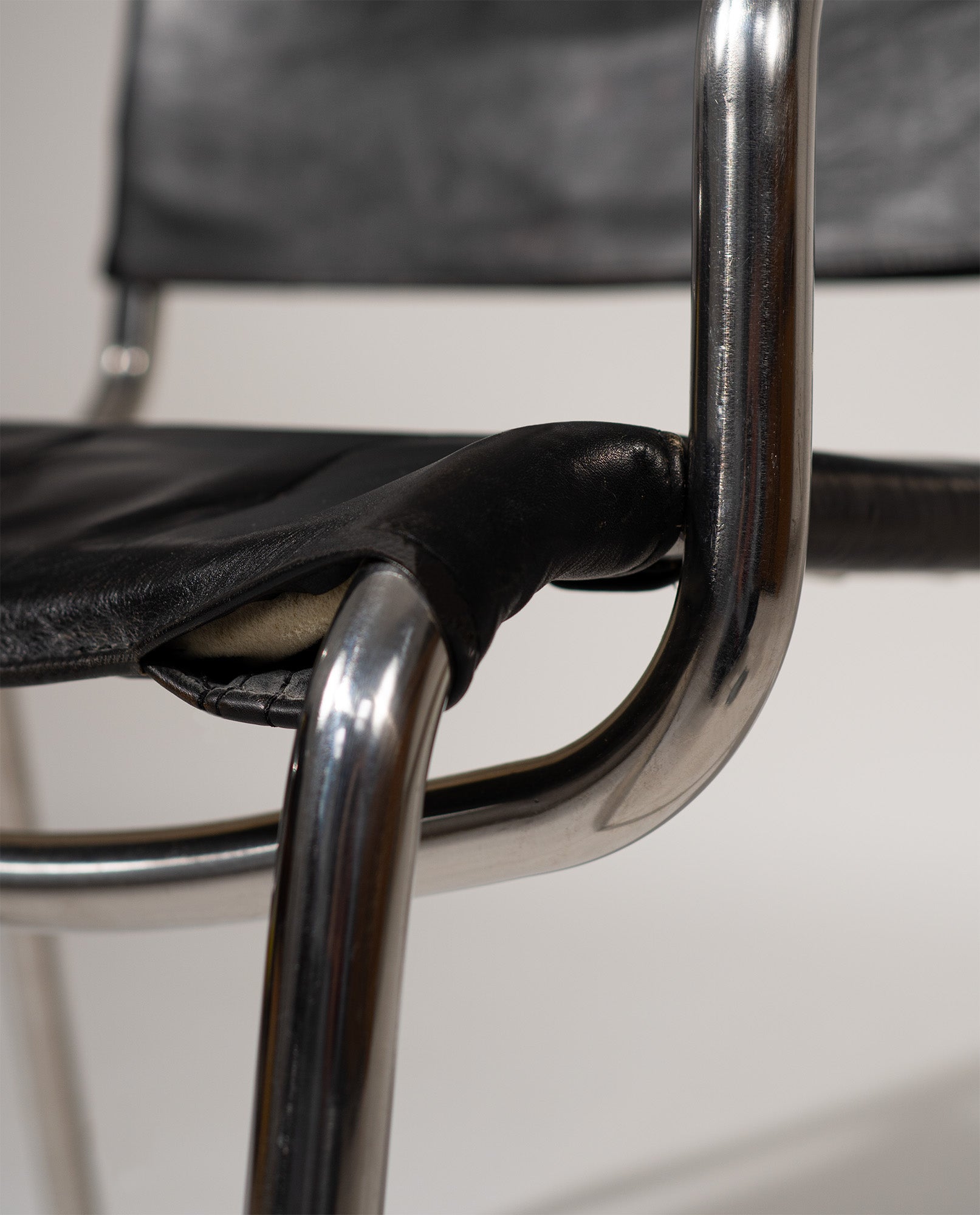 Set_of_2_Achille_Castiglioni_Castiglia_Chairs,_1968,_Zanotta