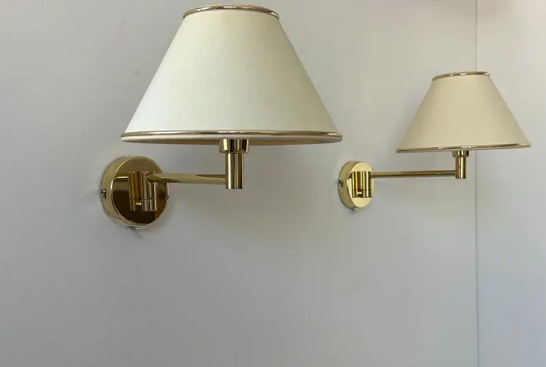 Adjustable_Brass_Wall_Lamp,_Mid_Century_Modern,_1970s