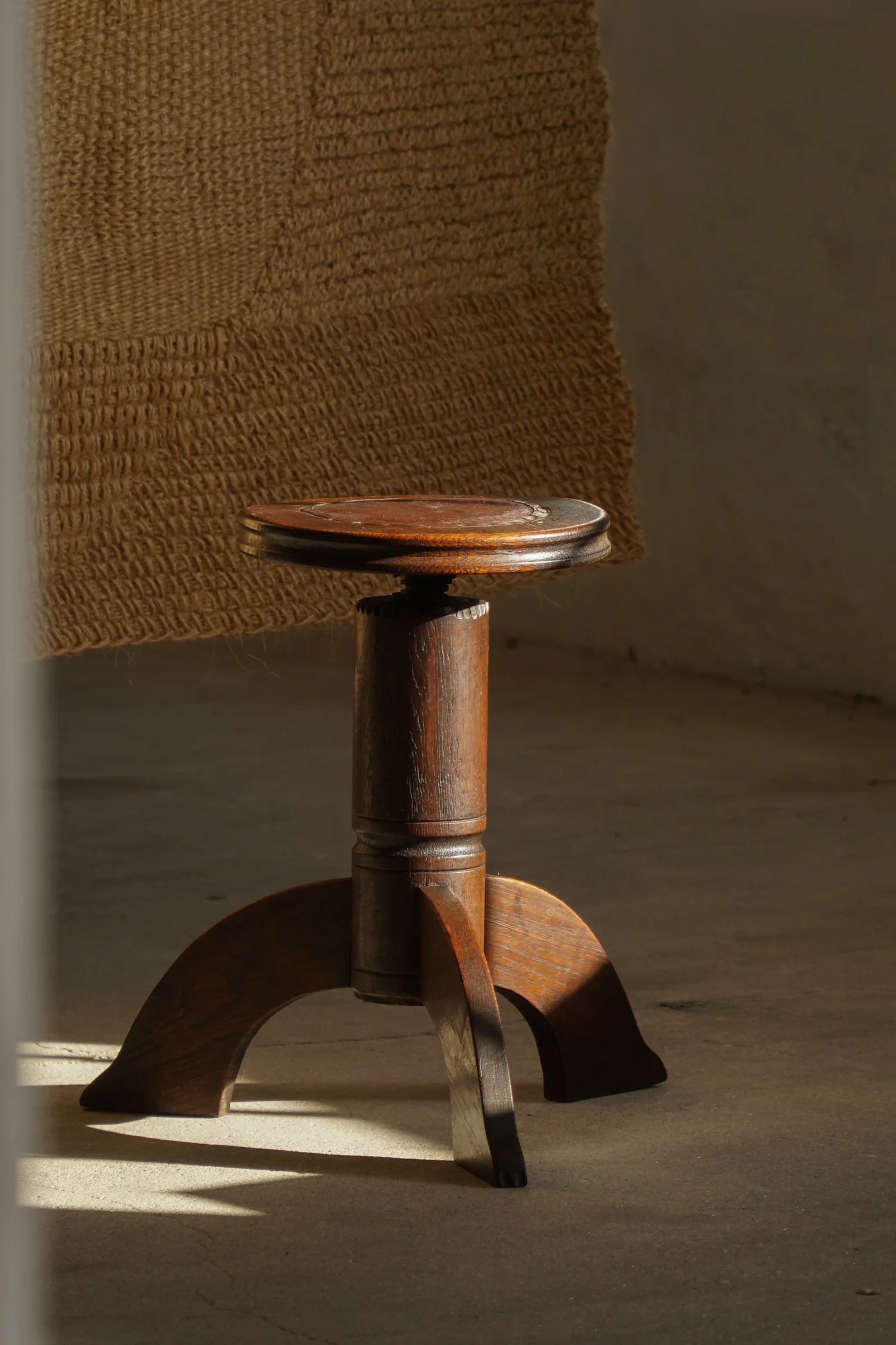 Adjustable_Danish_Art_Nouveau_Stool_in_Solid_Wood,_Early_20th_Century