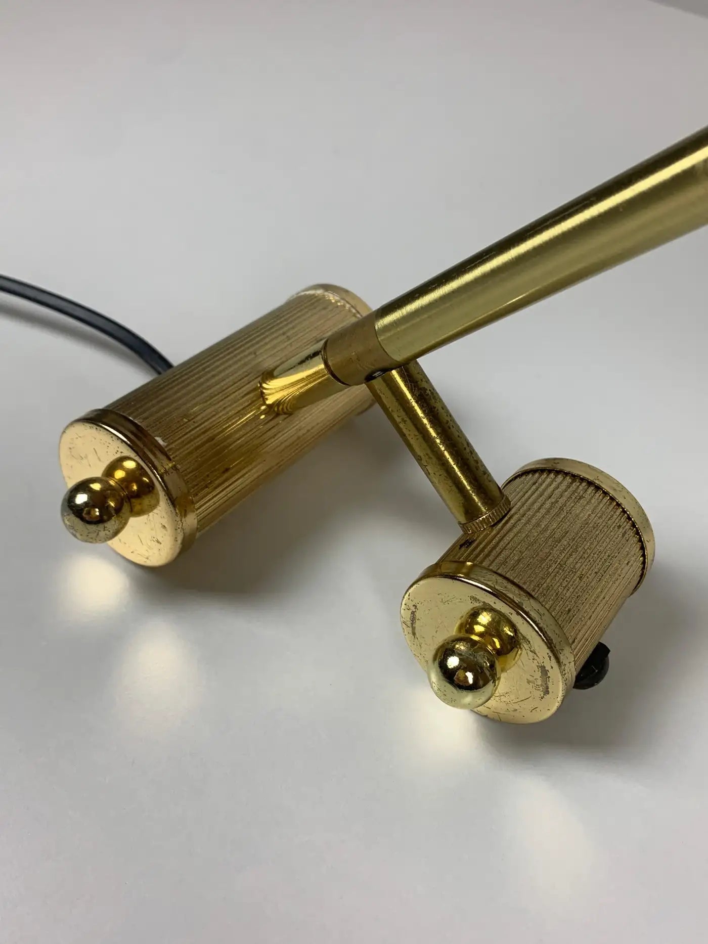 Adjustable_Diabolo_Table_Lamp_in_Patinated_Brass,_1960s,_Italy