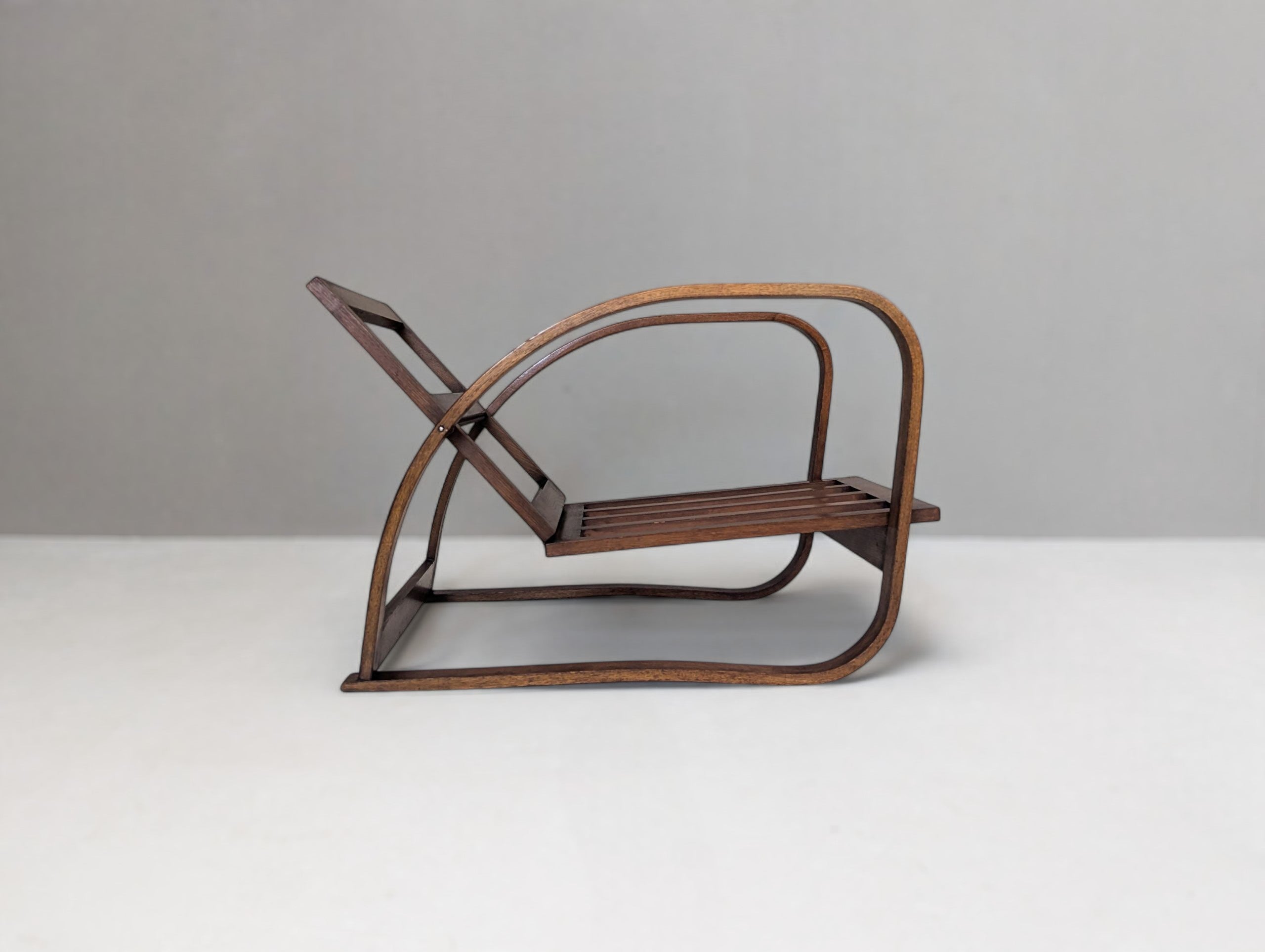 Adjustable_H_70_Lounge_Chair_by_Jindřich_Halabala_for_UP_Závody,_1930s