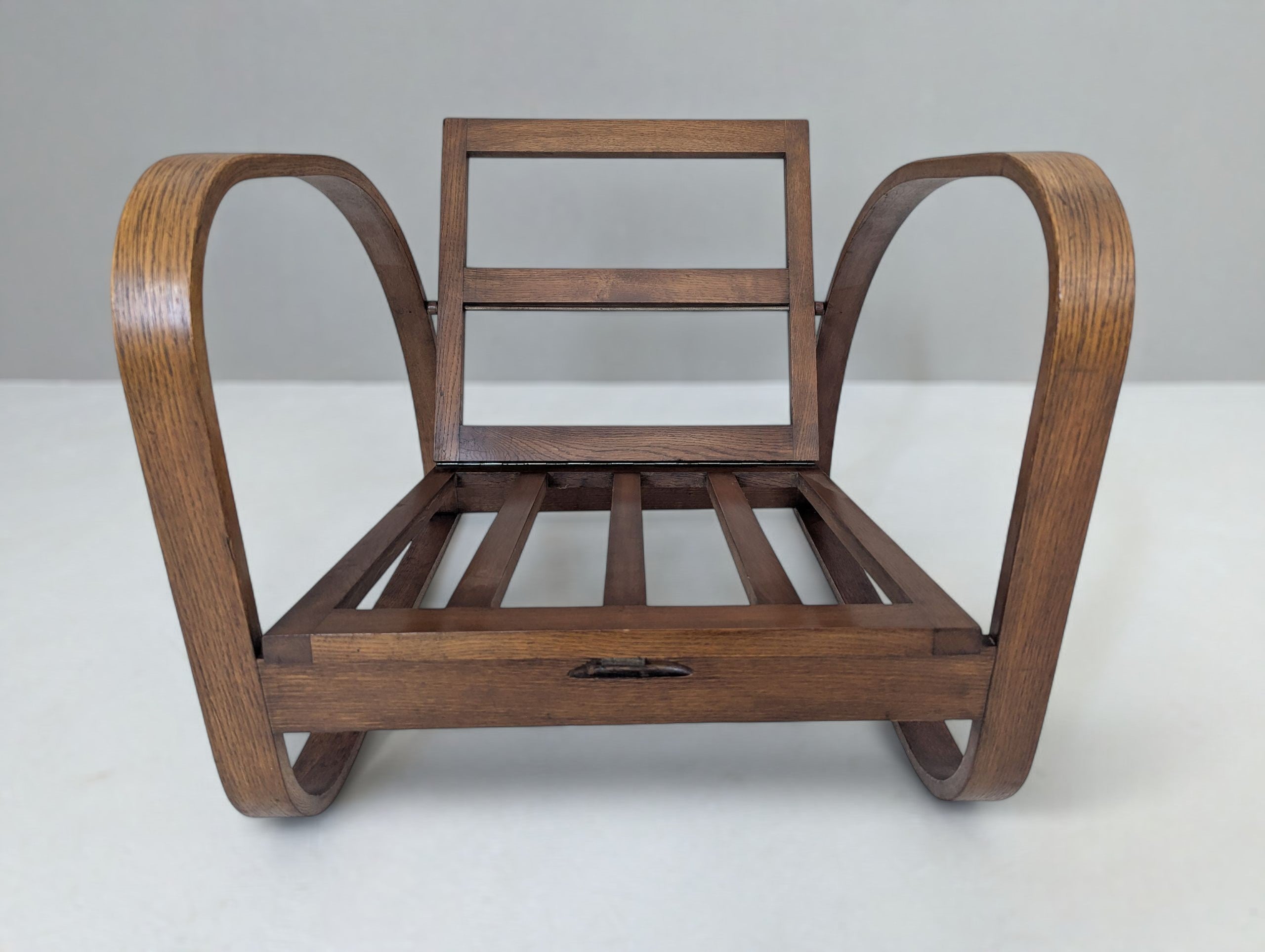 Adjustable_H_70_Lounge_Chair_by_Jindřich_Halabala_for_UP_Závody,_1930s