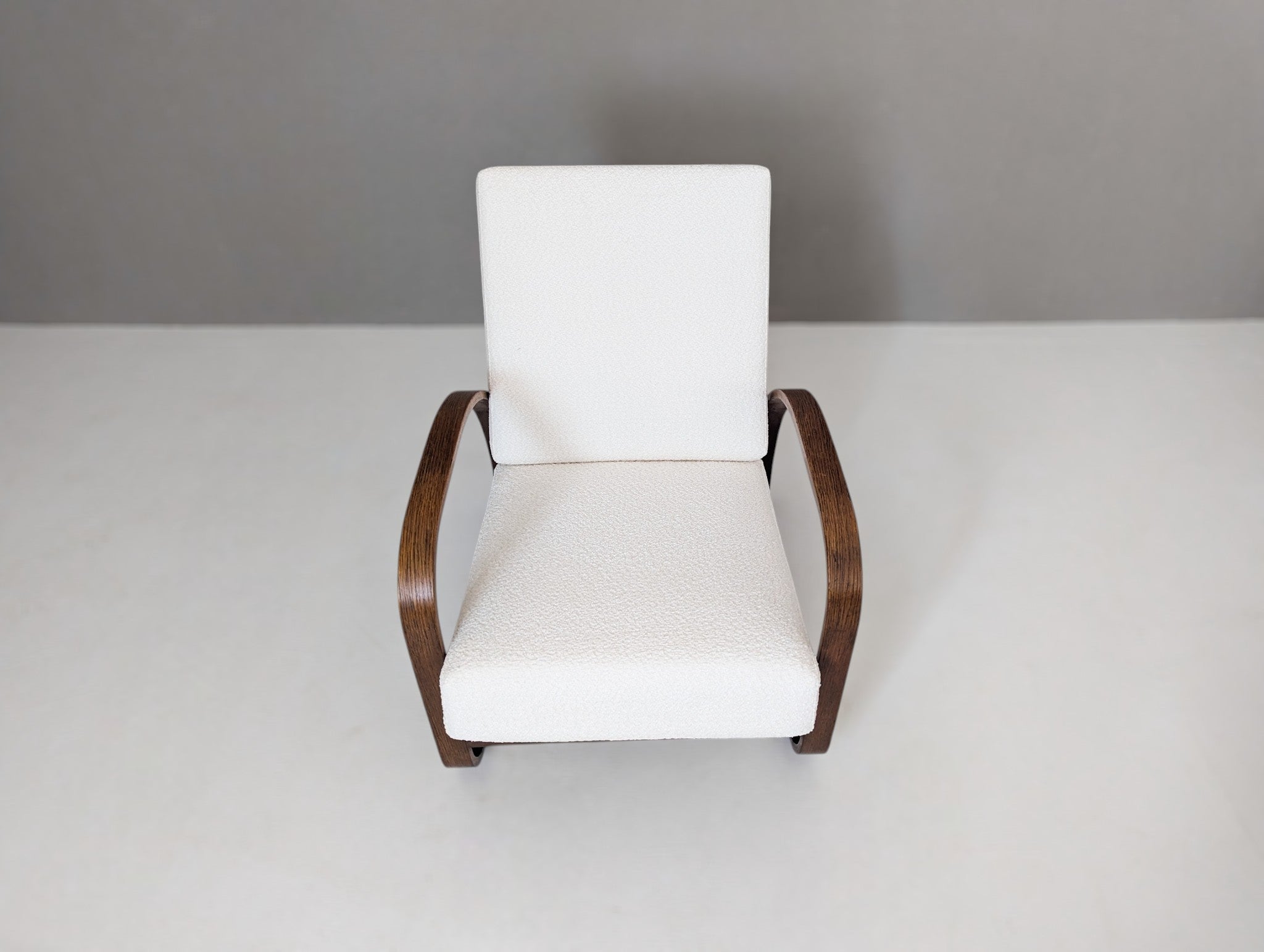 Adjustable_H_70_Lounge_Chair_by_Jindřich_Halabala_for_UP_Závody,_1930s