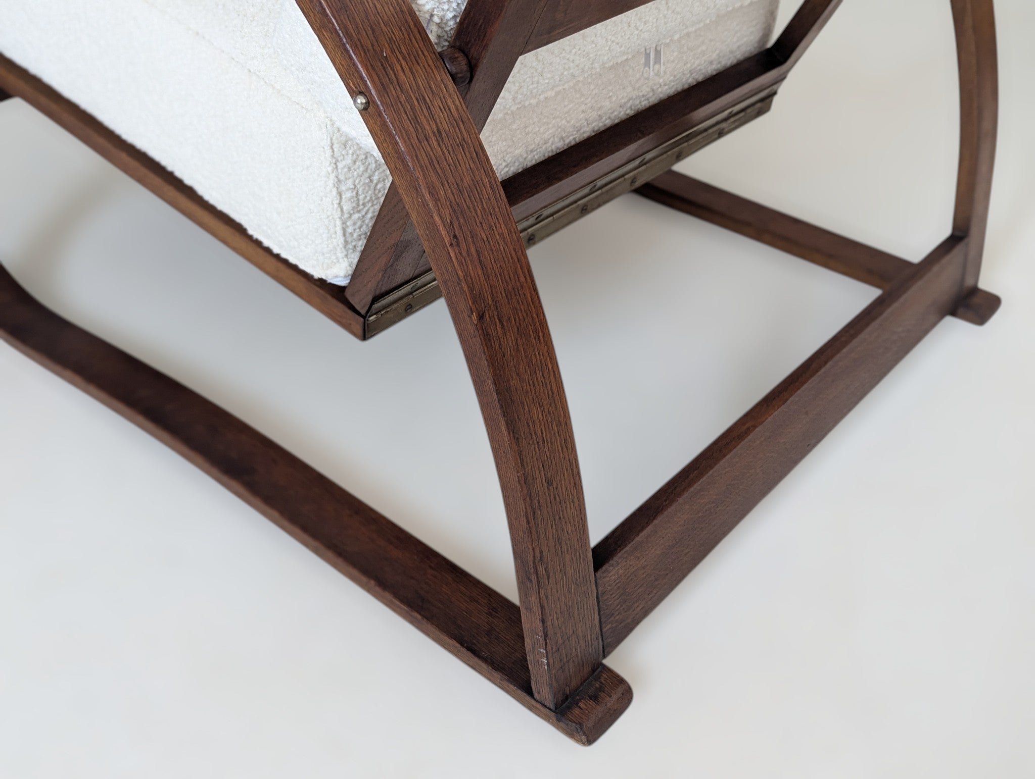 Adjustable_H_70_Lounge_Chair_by_Jindřich_Halabala_for_UP_Závody,_1930s