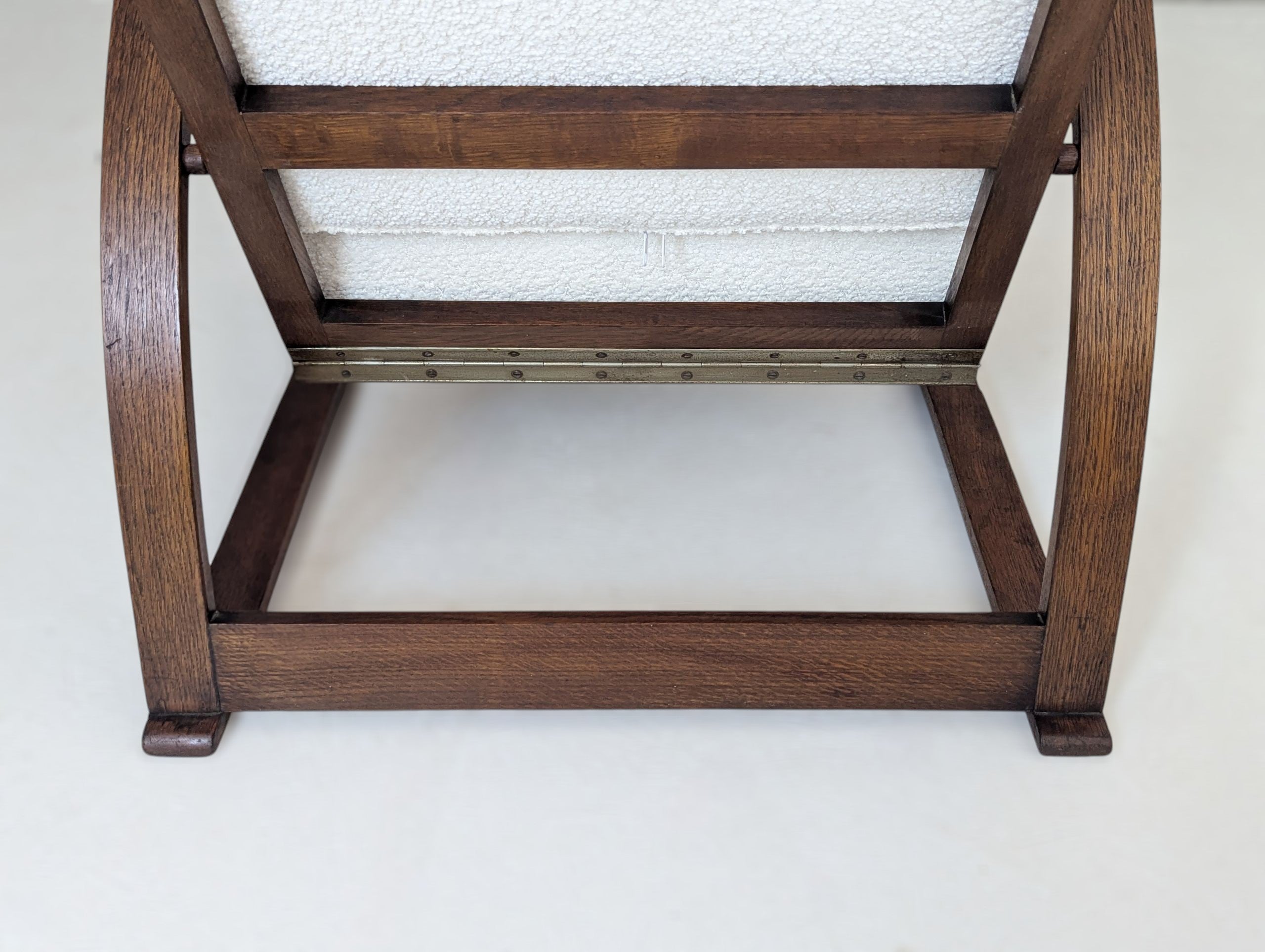 Adjustable_H_70_Lounge_Chair_by_Jindřich_Halabala_for_UP_Závody,_1930s