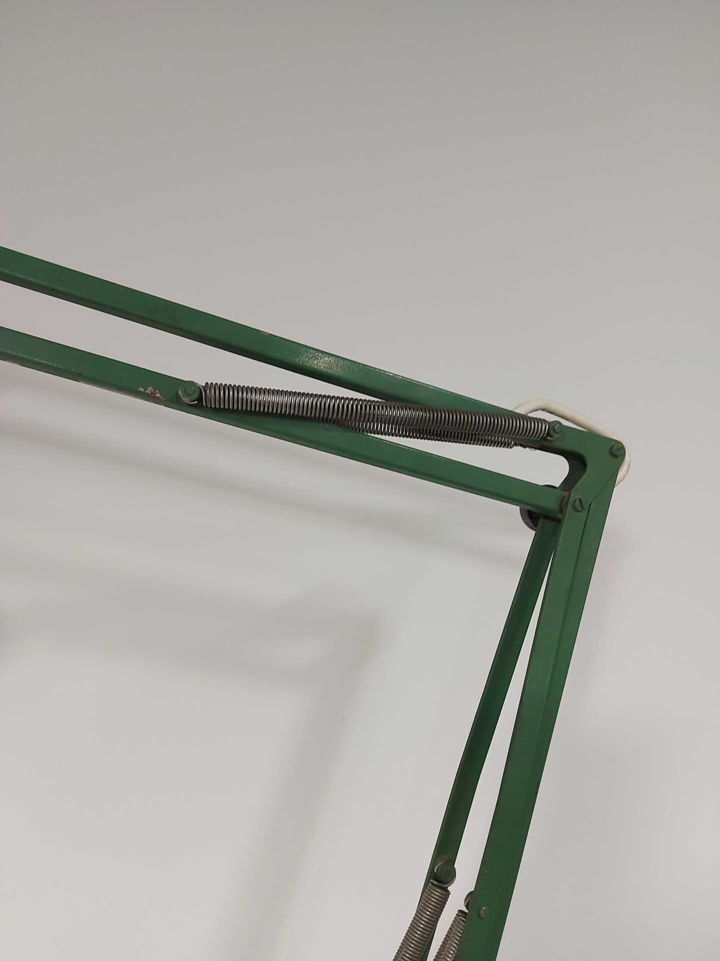 Adjustable_Green_Swing_Arm_Desk_Lamp,_1970s,_Slovenia