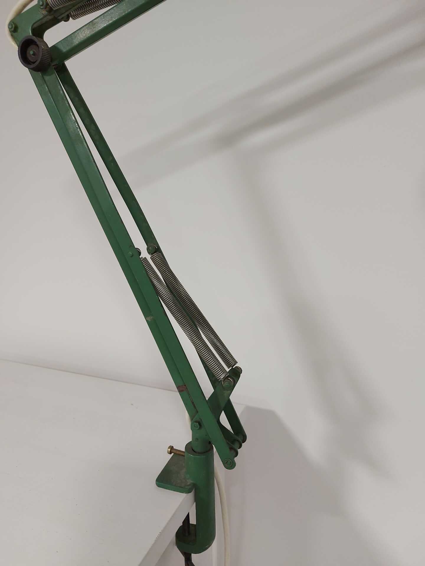 Adjustable_Green_Swing_Arm_Desk_Lamp,_1970s,_Slovenia