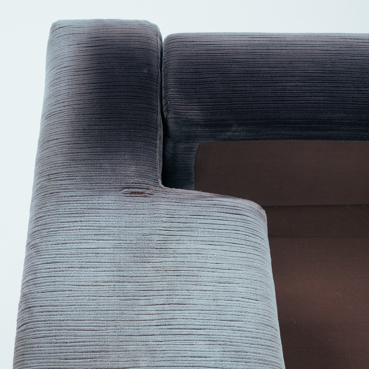 Erasmo_Modular_Sofa_by_Afra_and_Tobia_Scarpa_for_B_and_B_Italia,_1970s,_Italy