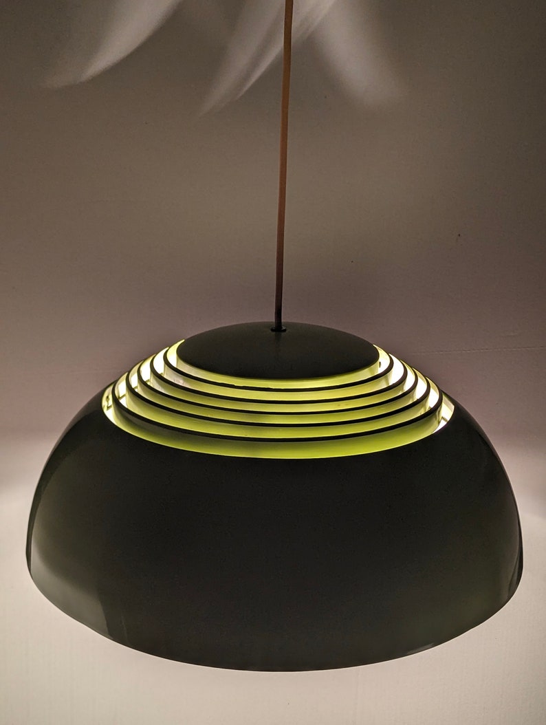 AJ_Royal_pendant_lamp_by_Arne_Jacobsen_for_Louis_Poulsen_1960s