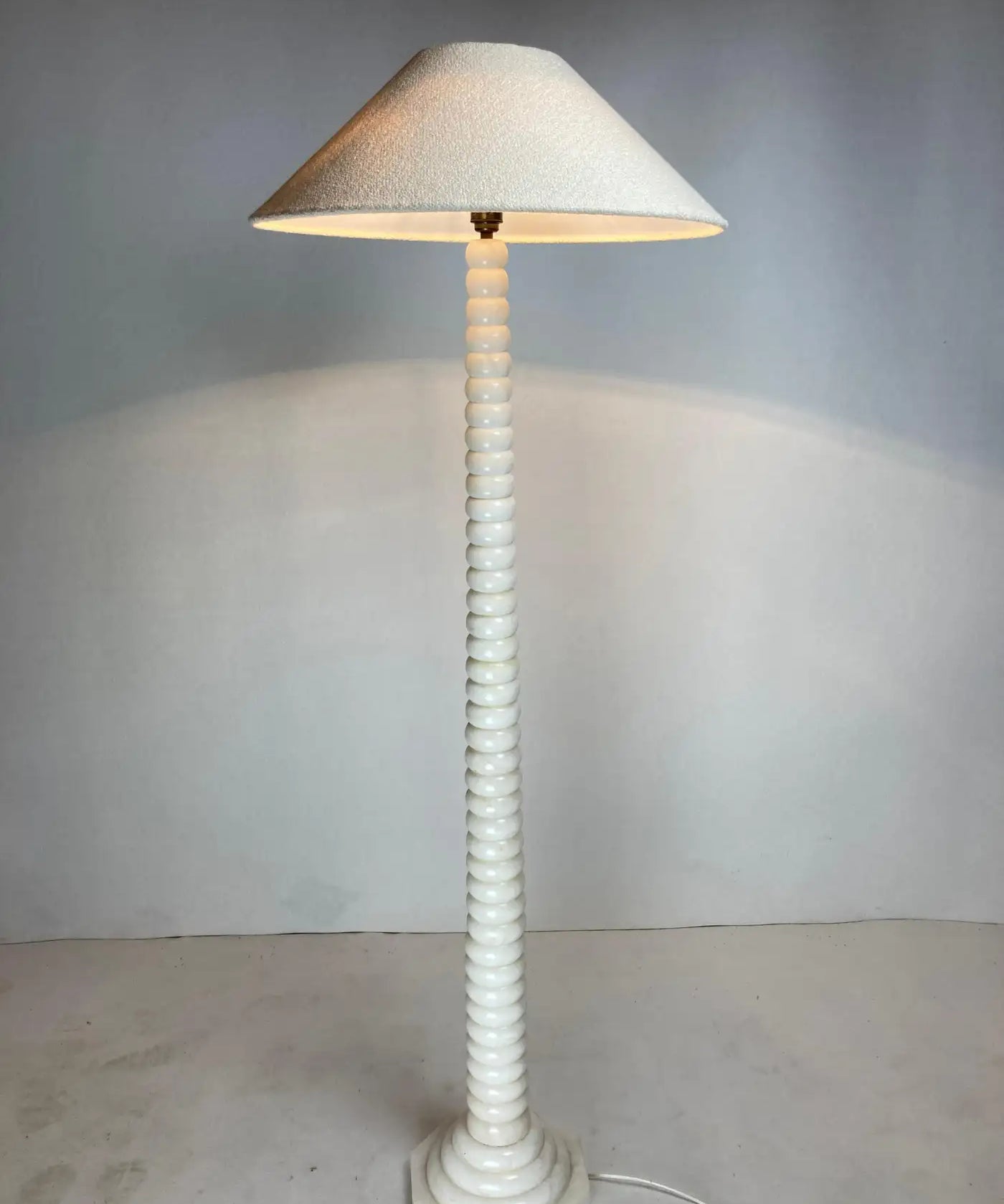 Alabaster_Floor_Lamp,_1950s–1960s,_France