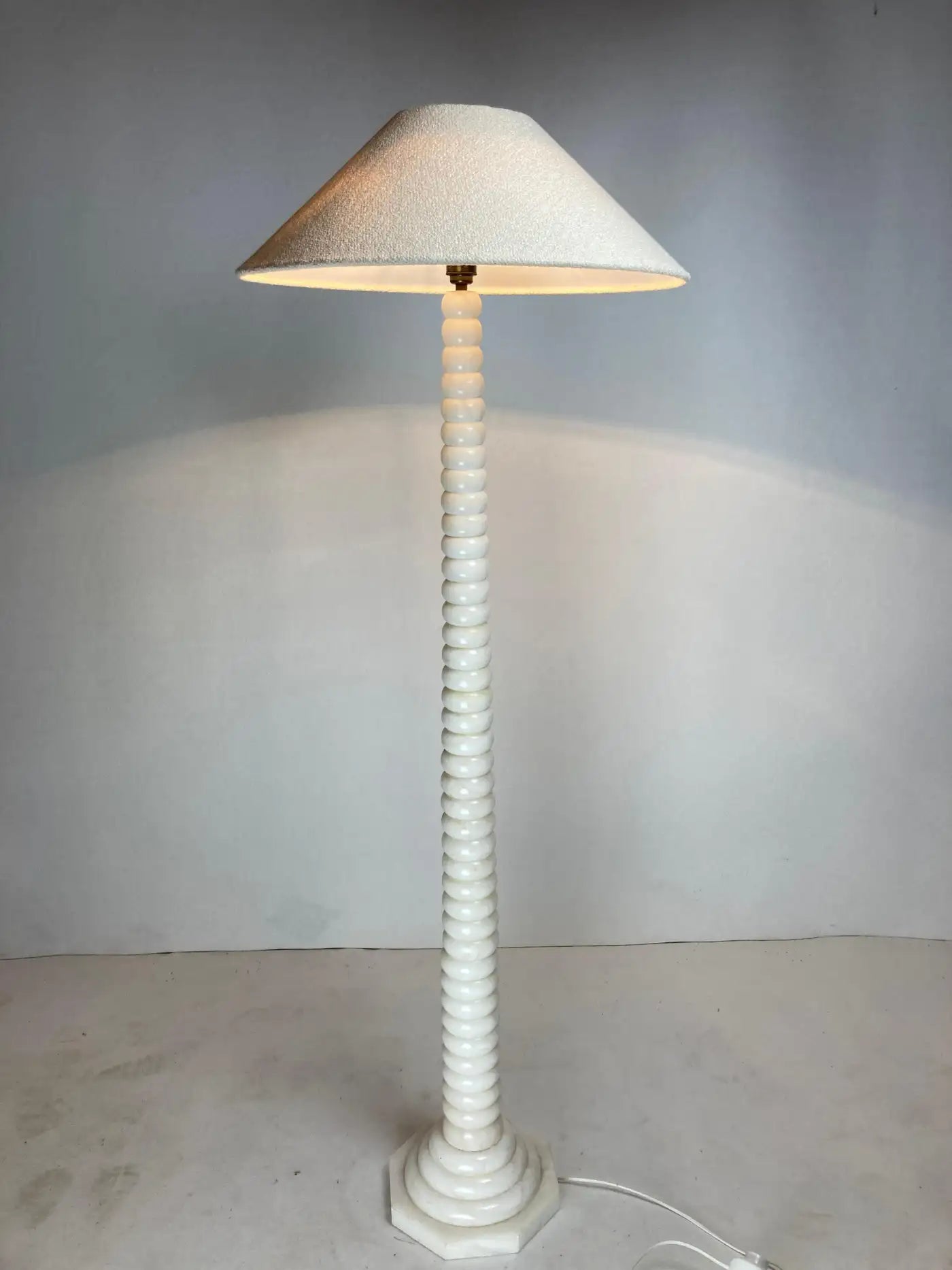 Alabaster_Floor_Lamp,_1950s–1960s,_France