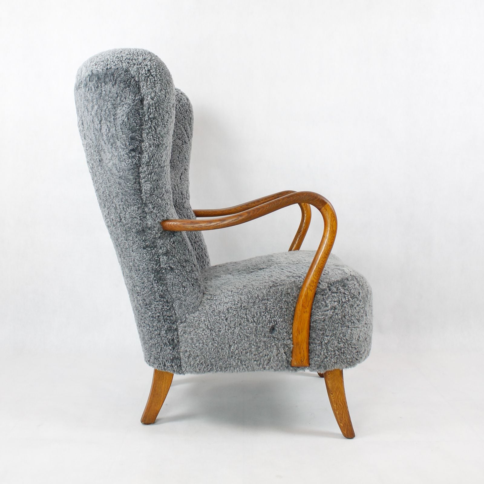 Armchair_by_Alfred_Christensen_in_Sheepskin_Upholstery,_Denmark_1960s–1970s