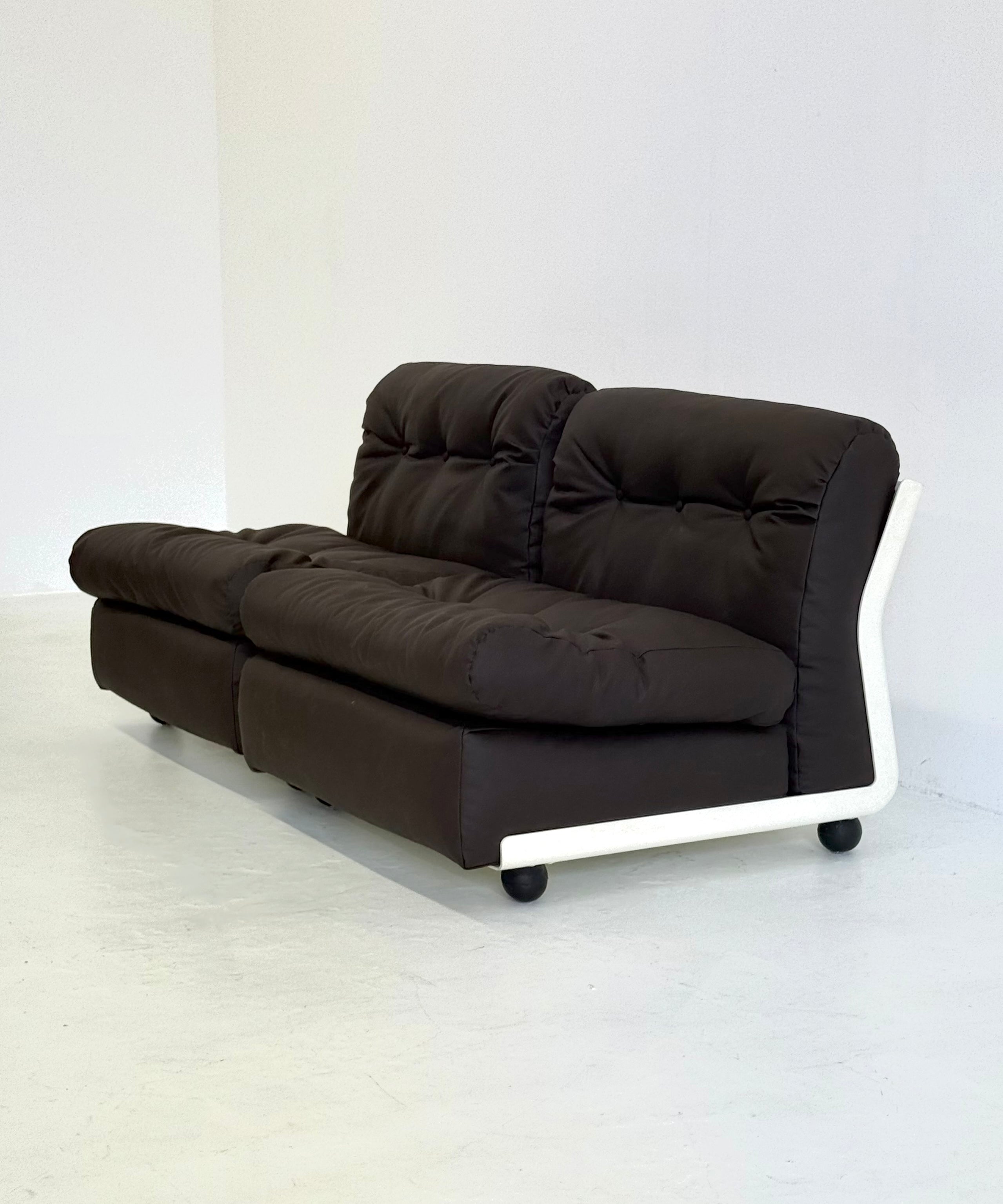 Set_of_2_Amanta_Modular_Armchairs_by_Mario_Bellini_for_C&B_Italia,_Italy