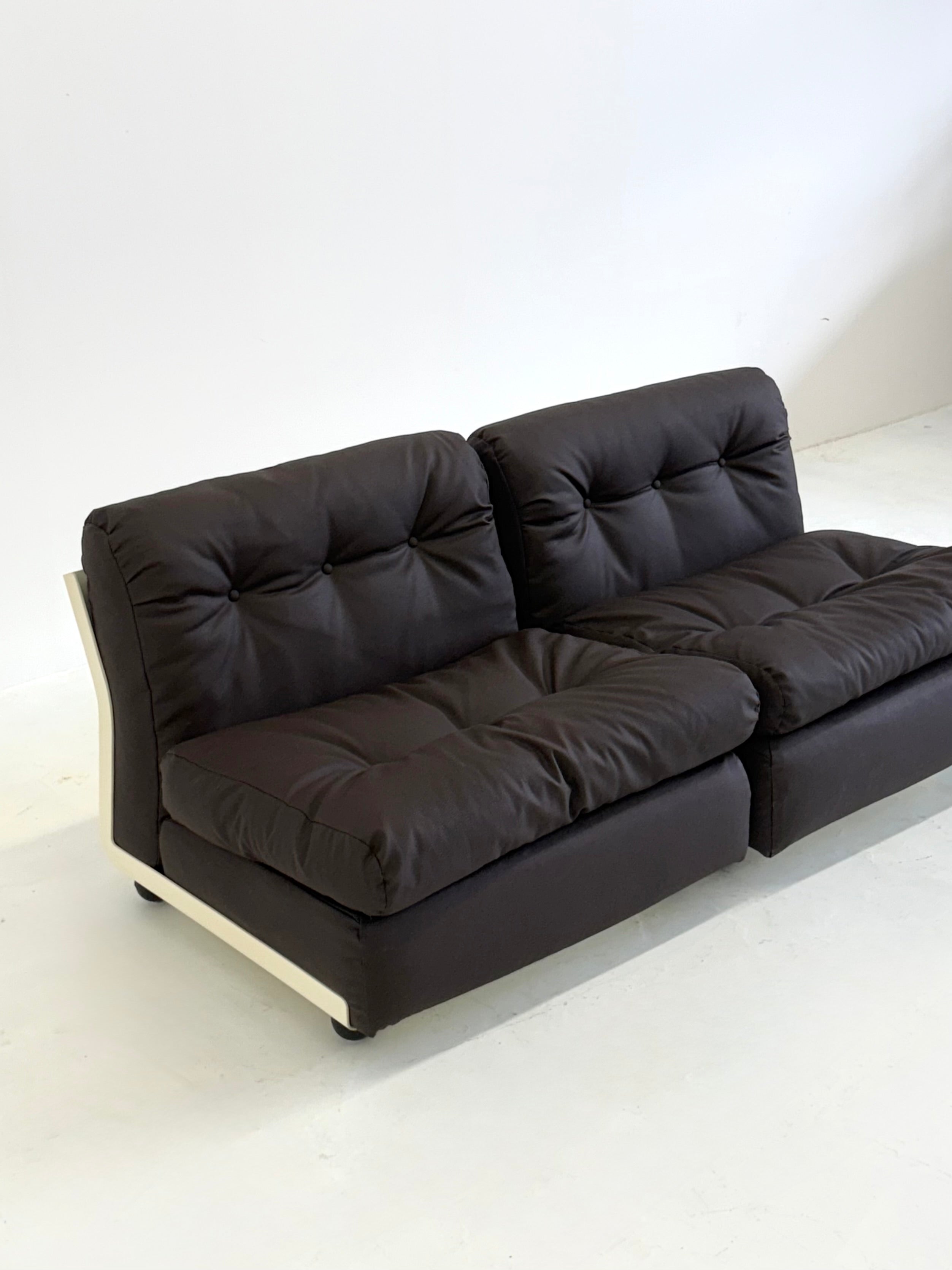 Set_of_2_Amanta_Modular_Armchairs_by_Mario_Bellini_for_C&B_Italia,_Italy