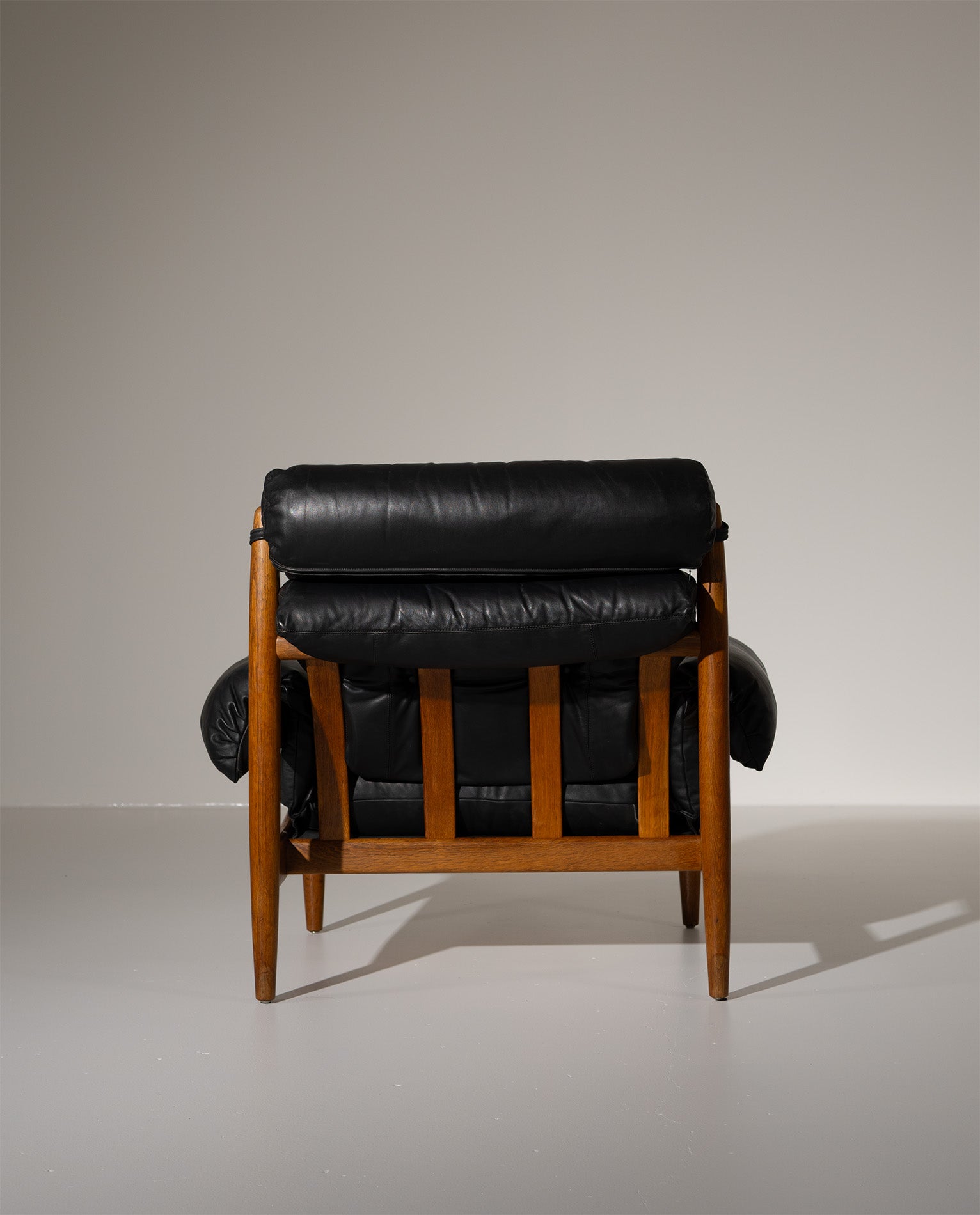 Amiral_Lounge_Chair_by_Eric_Merthen_for_Ire_Möbler,_Swedish_Mid_Century_Modern_Leather_Armchair