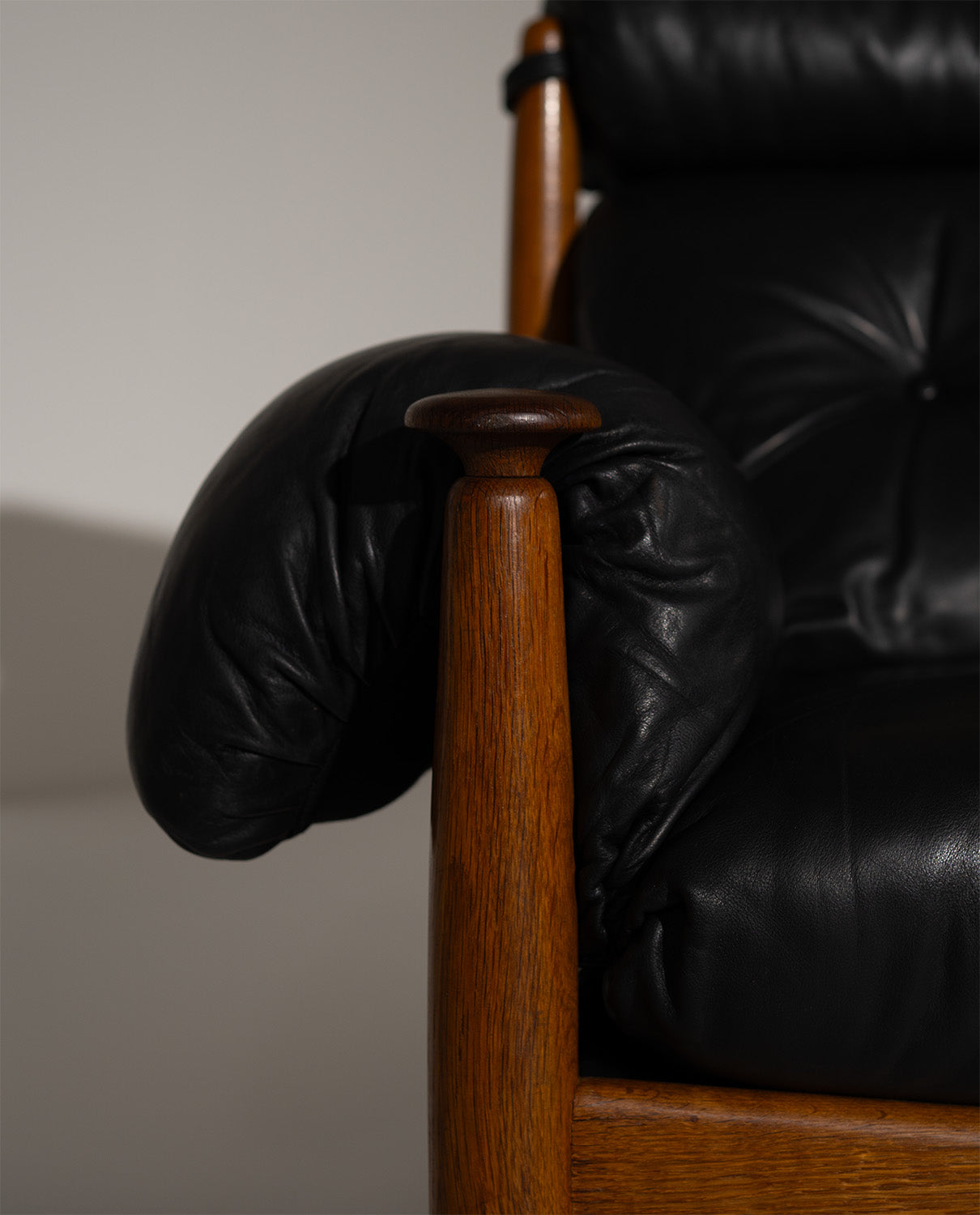 Amiral_Lounge_Chair_by_Eric_Merthen_for_Ire_Möbler,_Swedish_Mid_Century_Modern_Leather_Armchair