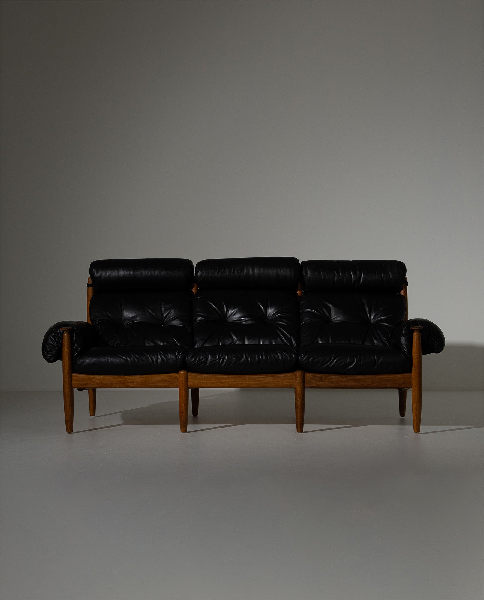 1960s_“Amiral”_Black_Leather_Sofa_by_Eric_Merthen_for_Ire_Möbel,_Sweden