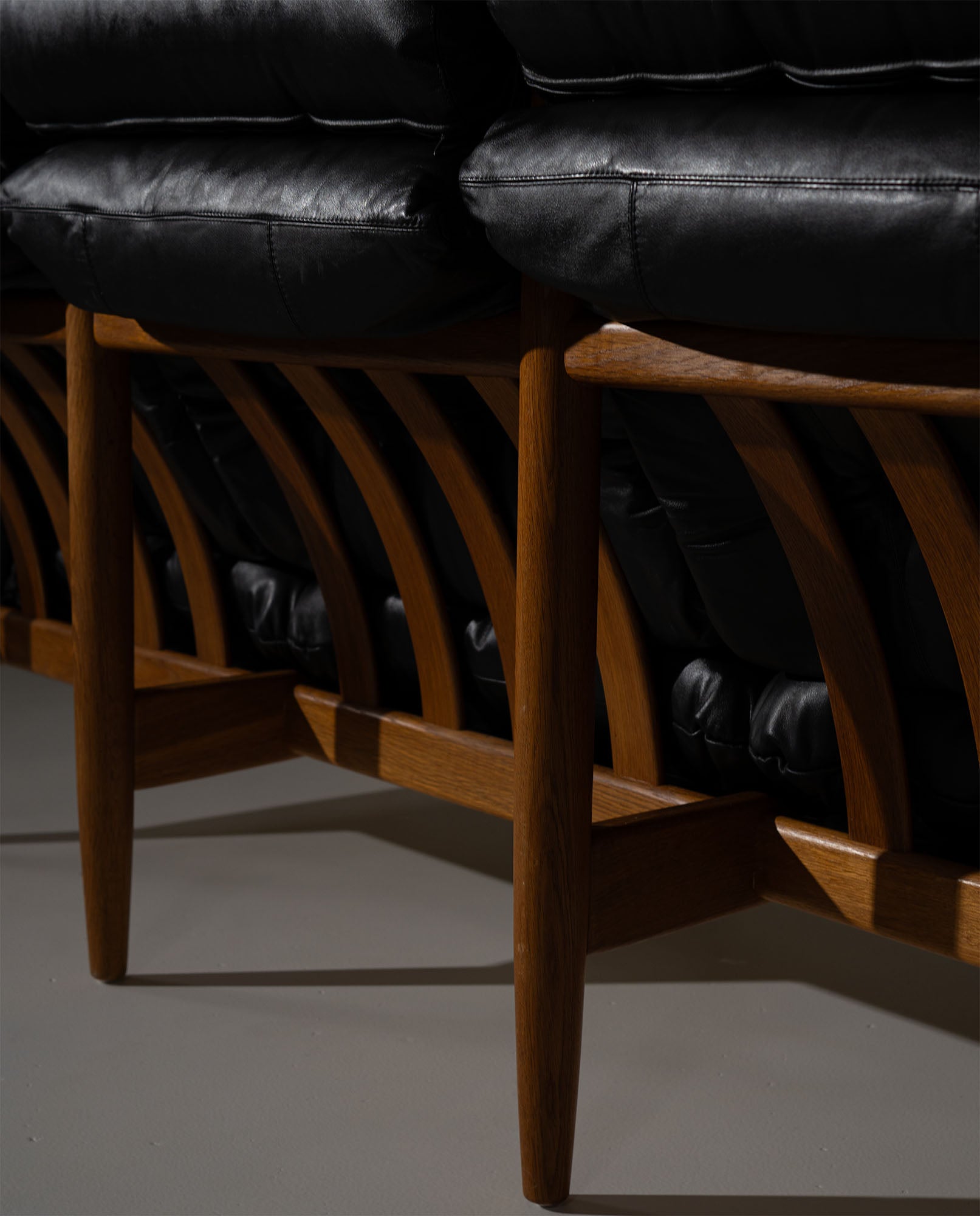 1960s_“Amiral”_Black_Leather_Sofa_by_Eric_Merthen_for_Ire_Möbel,_Sweden