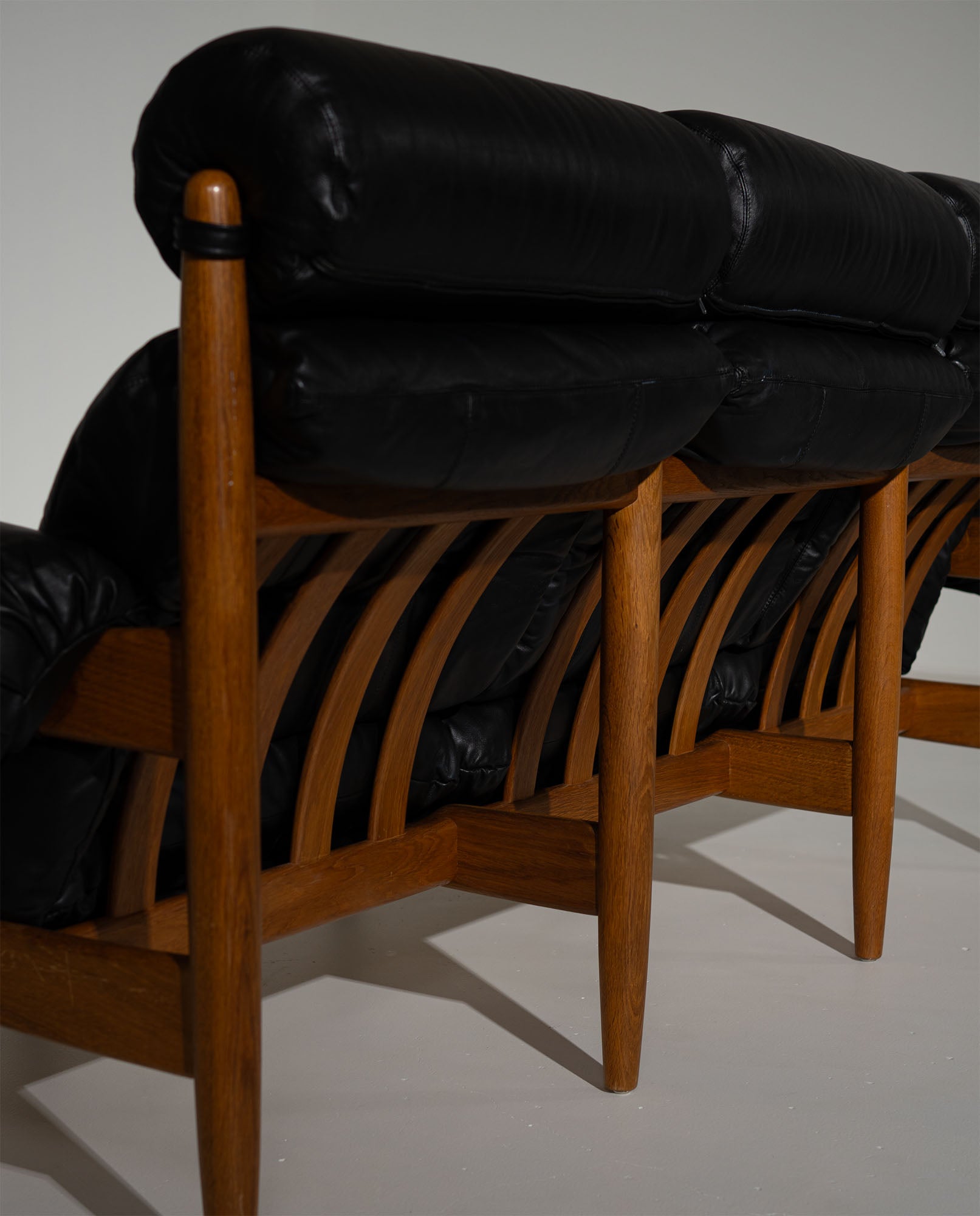 1960s_“Amiral”_Black_Leather_Sofa_by_Eric_Merthen_for_Ire_Möbel,_Sweden