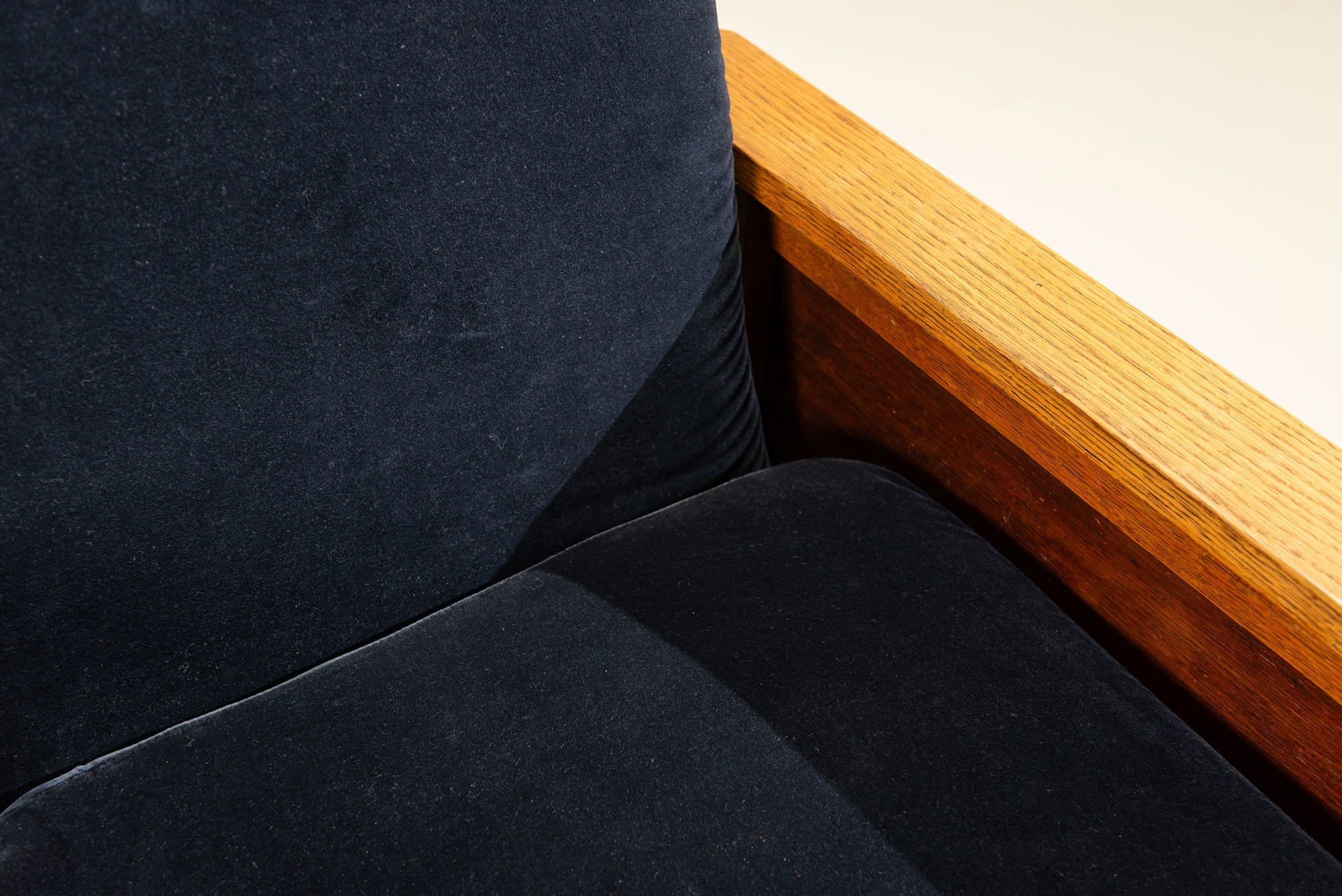Dutch_Amsterdam_School_Oak_Lounge_Chair_with_Velvet_Upholstery