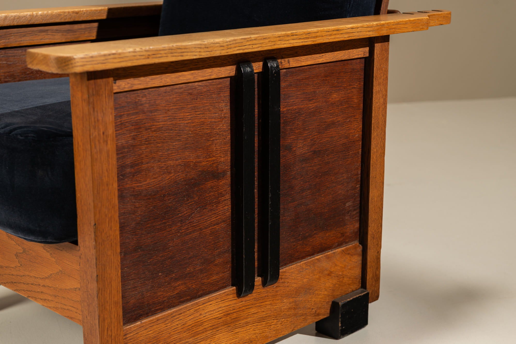 Dutch_Amsterdam_School_Oak_Lounge_Chair_with_Velvet_Upholstery