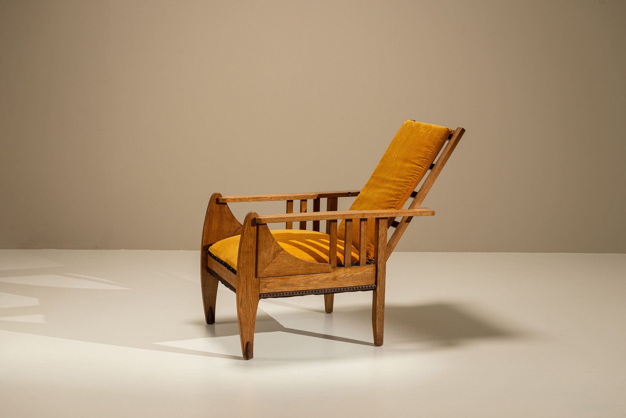 Amsterdam_School_Oak_Reclining_Armchair_with_Ochre_Upholstery