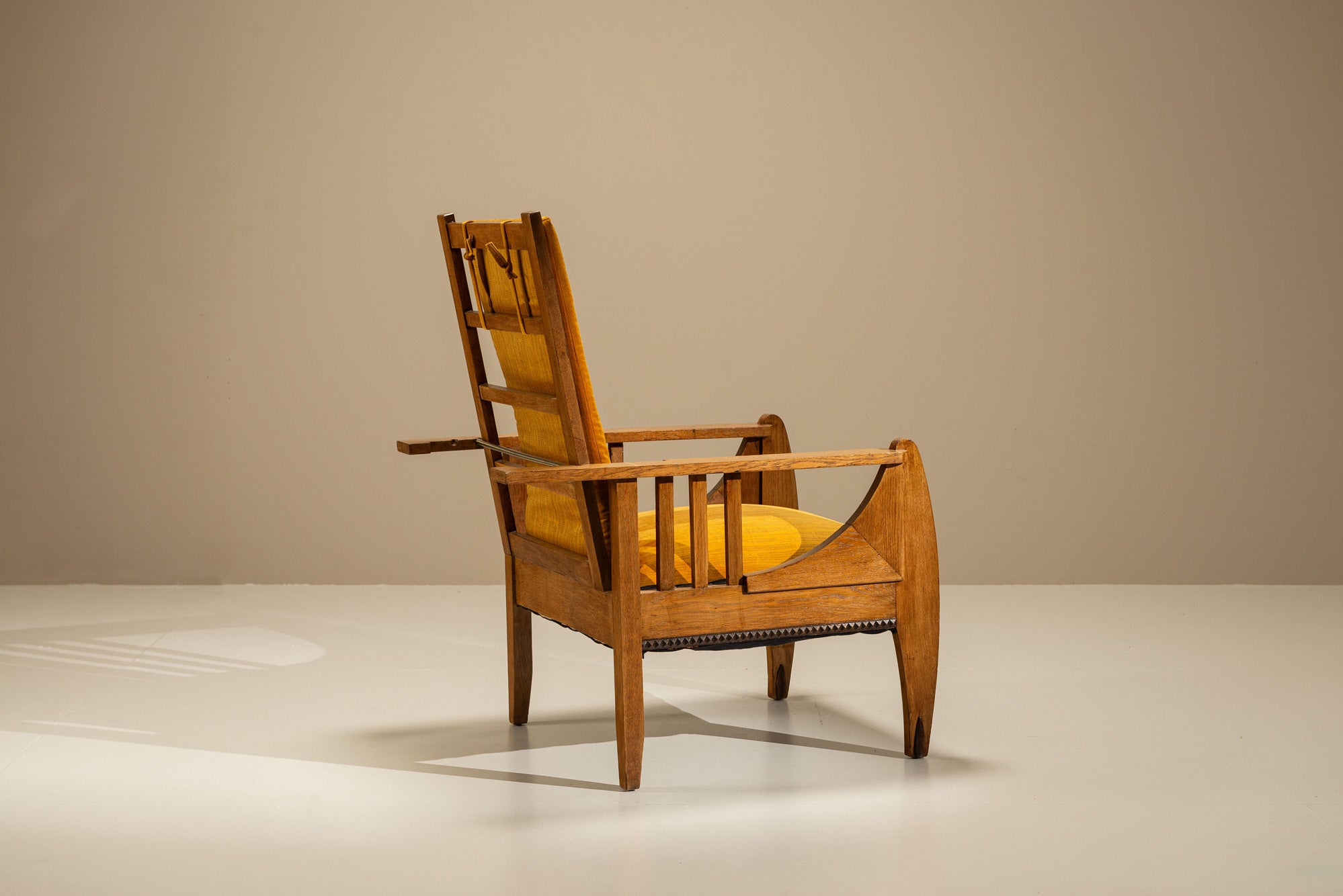 Amsterdam_School_Oak_Reclining_Armchair_with_Ochre_Upholstery