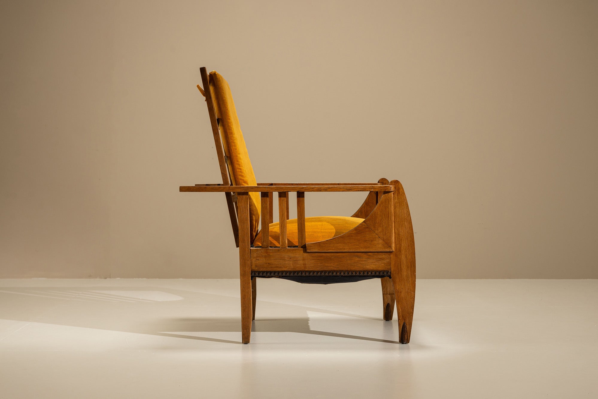 Amsterdam_School_Oak_Reclining_Armchair_with_Ochre_Upholstery