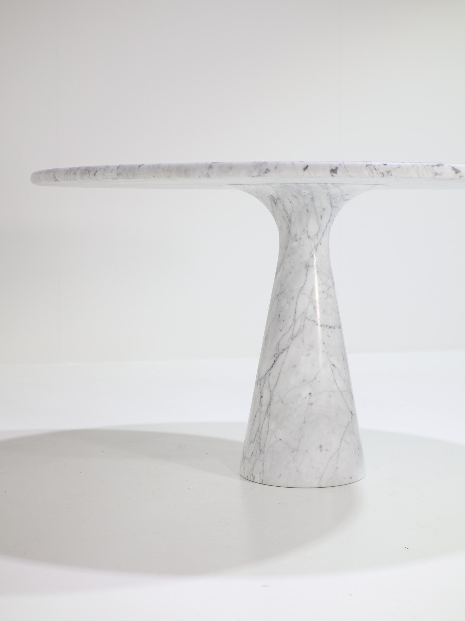 Angelo_Mangiarotti_M1_marble_dining_table