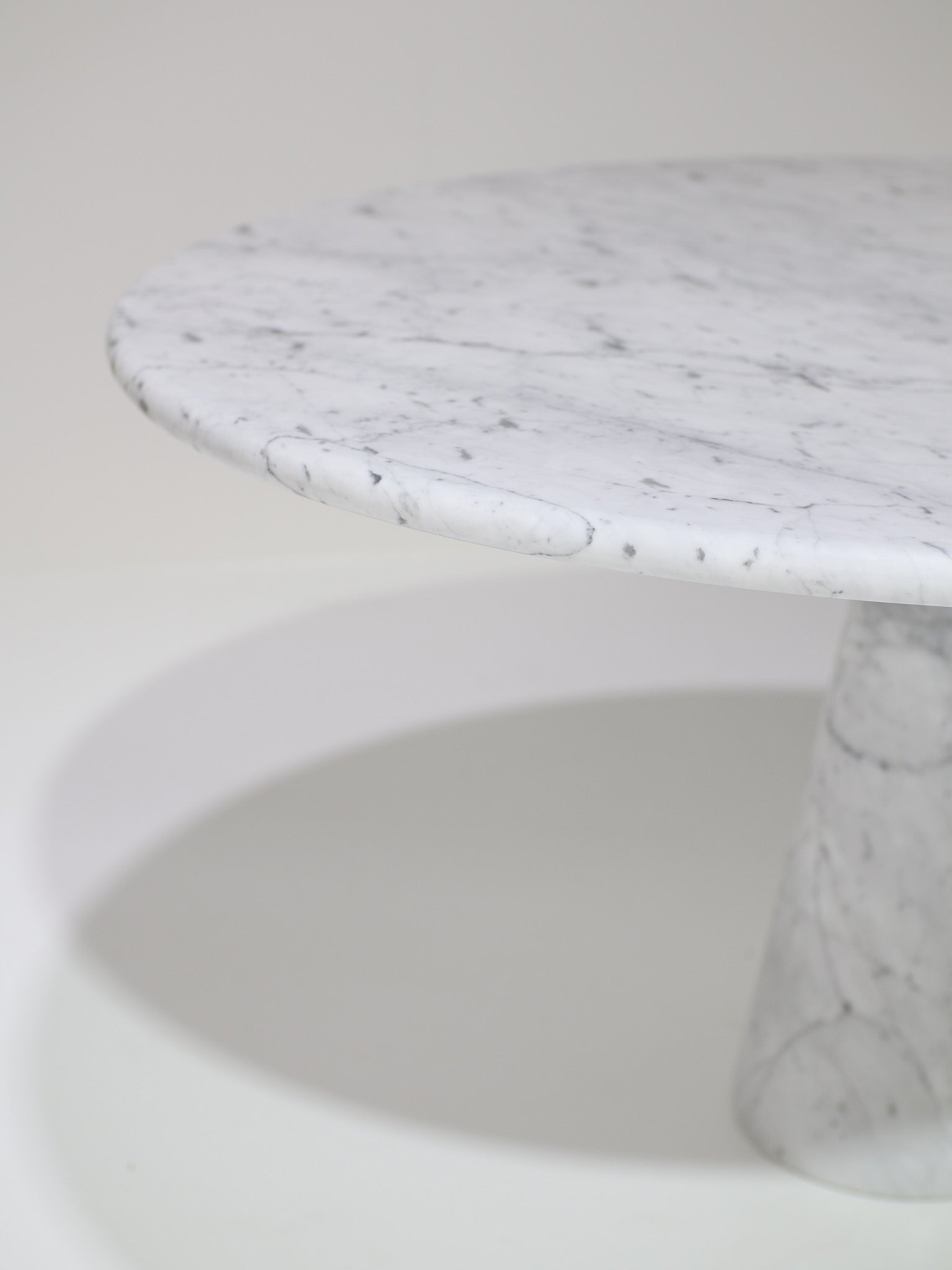 Angelo_Mangiarotti_M1_marble_dining_table