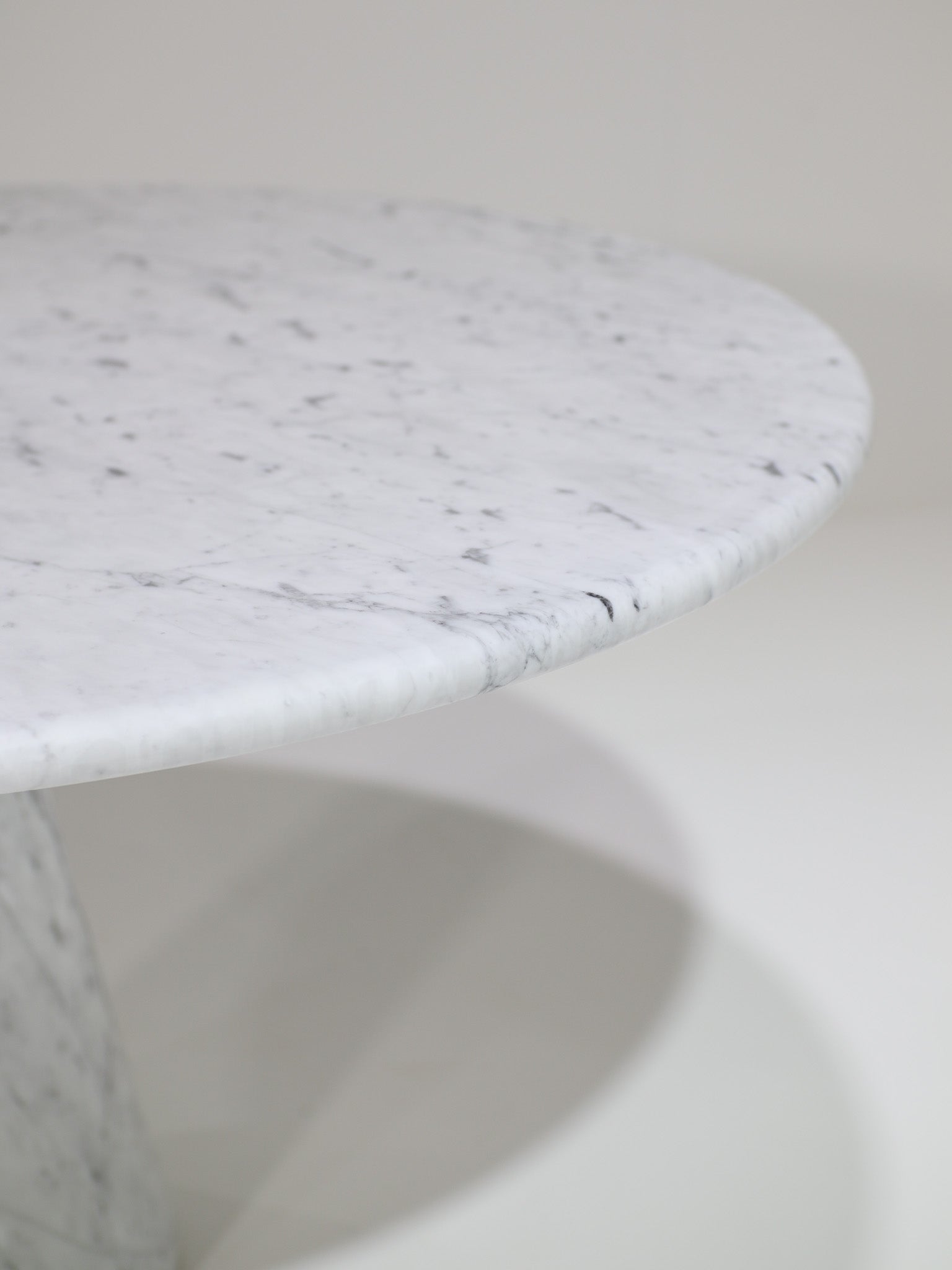 Angelo_Mangiarotti_M1_marble_dining_table