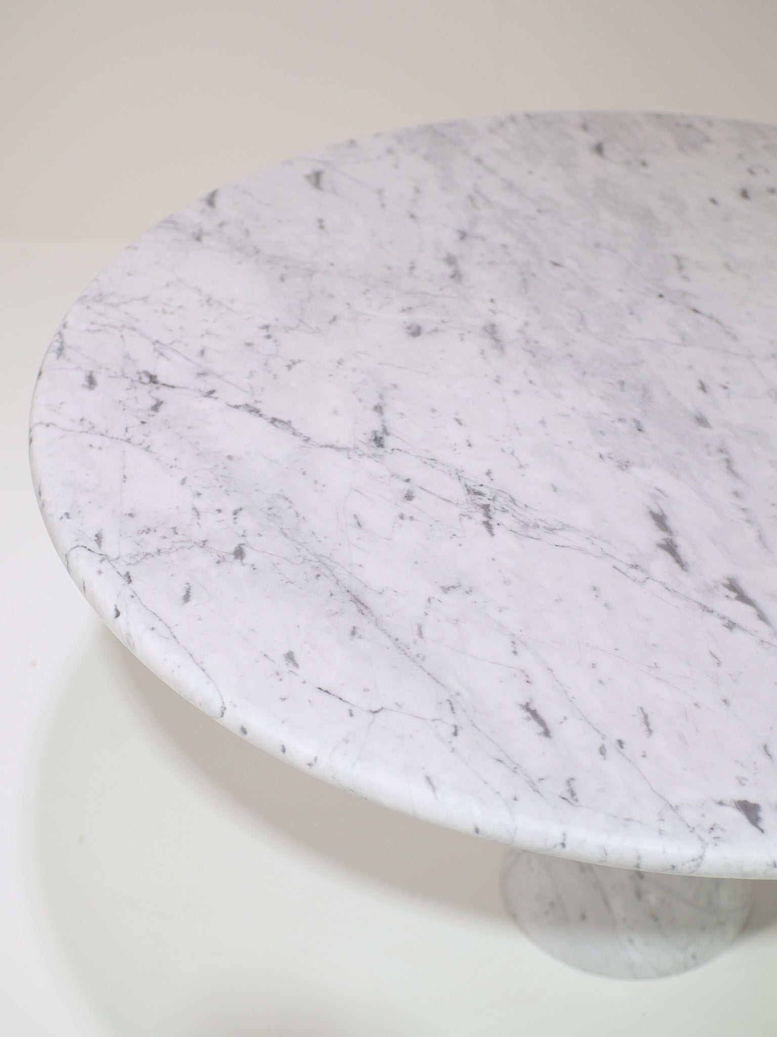 Angelo_Mangiarotti_M1_marble_dining_table