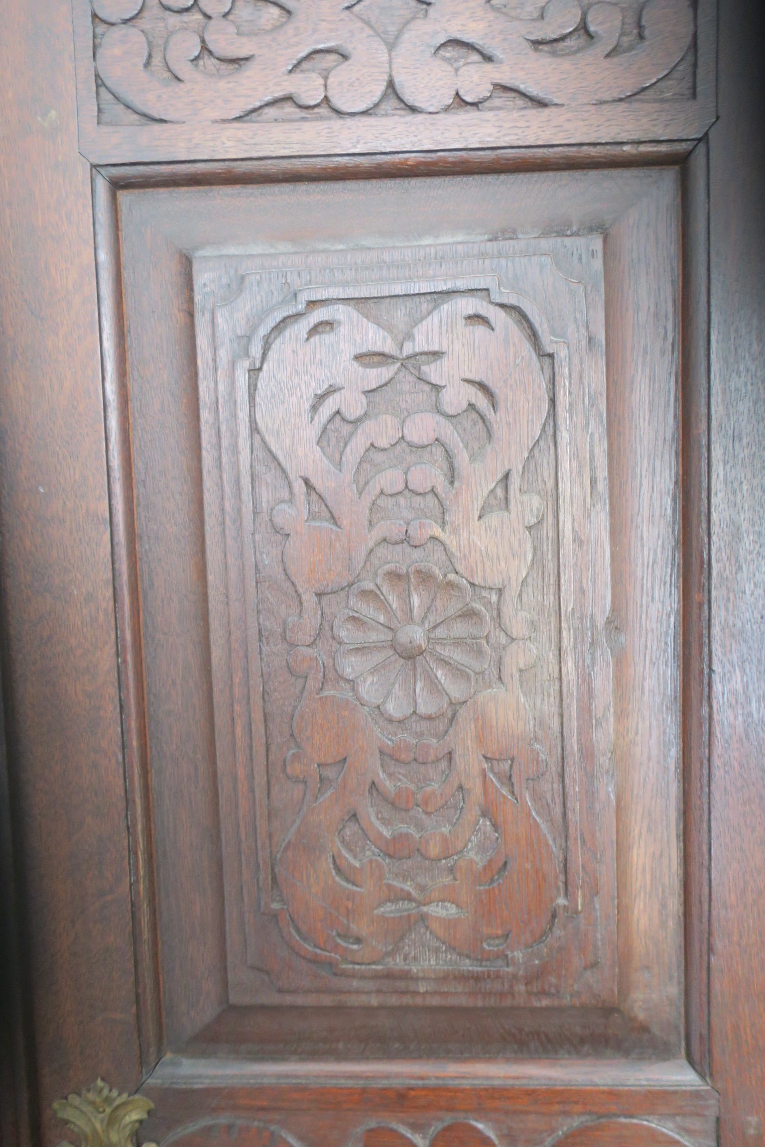 Antique_French_Carved_Oak_Farmhouse_Wardrobe,_Circa_1780