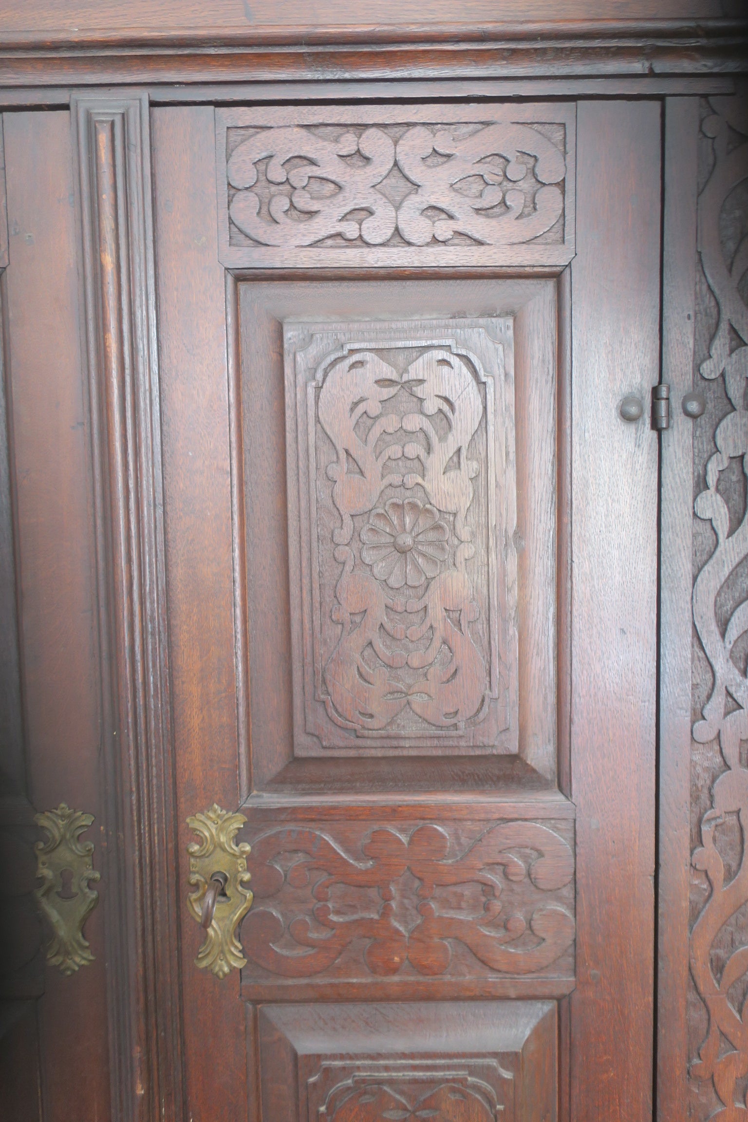 Antique_French_Carved_Oak_Farmhouse_Wardrobe,_Circa_1780