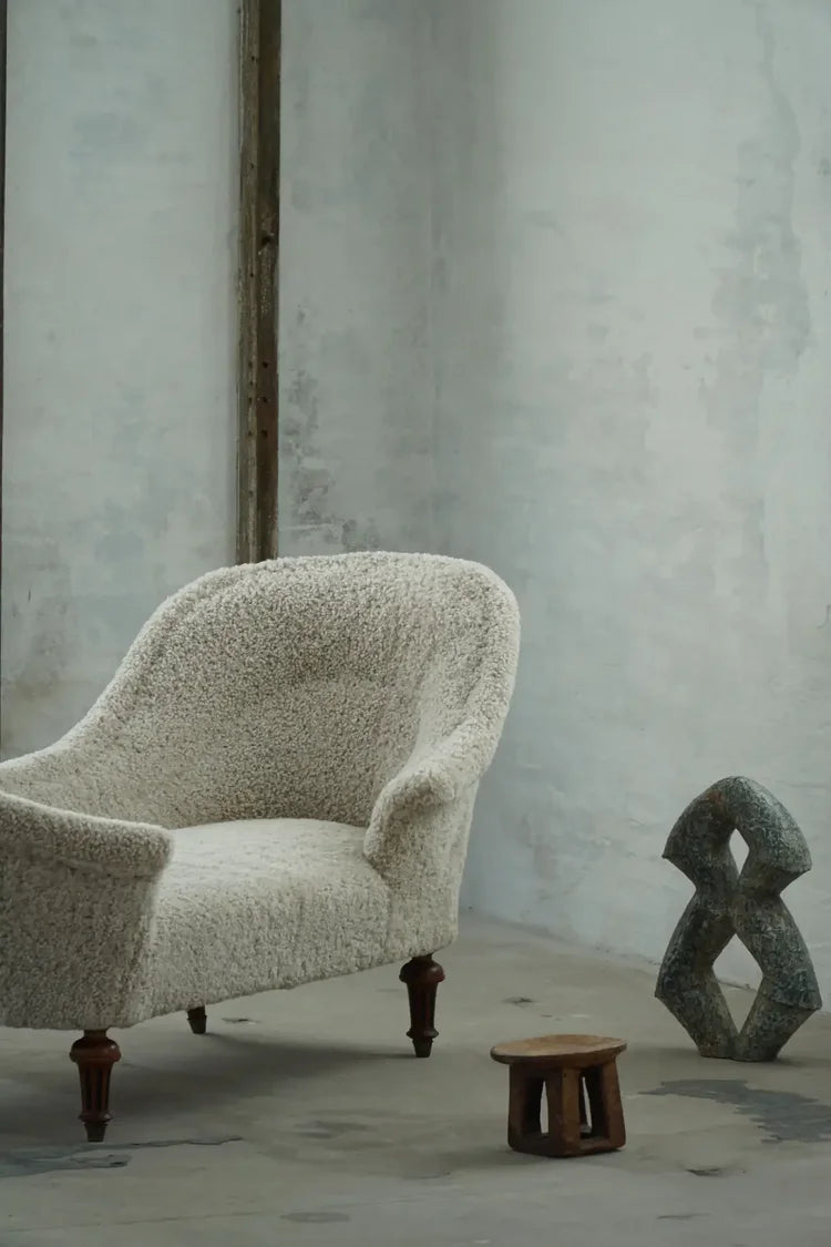 Antique_Chaise_Longue_in_Lambswool