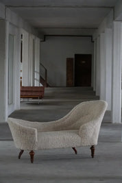 Antique_Chaise_Longue_in_Lambswool